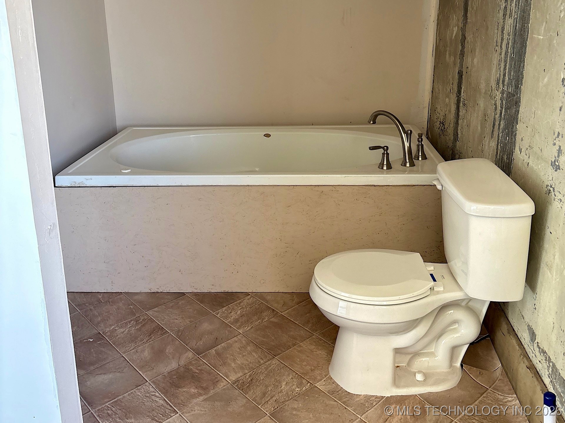 120 N Main Street Property Photo 39