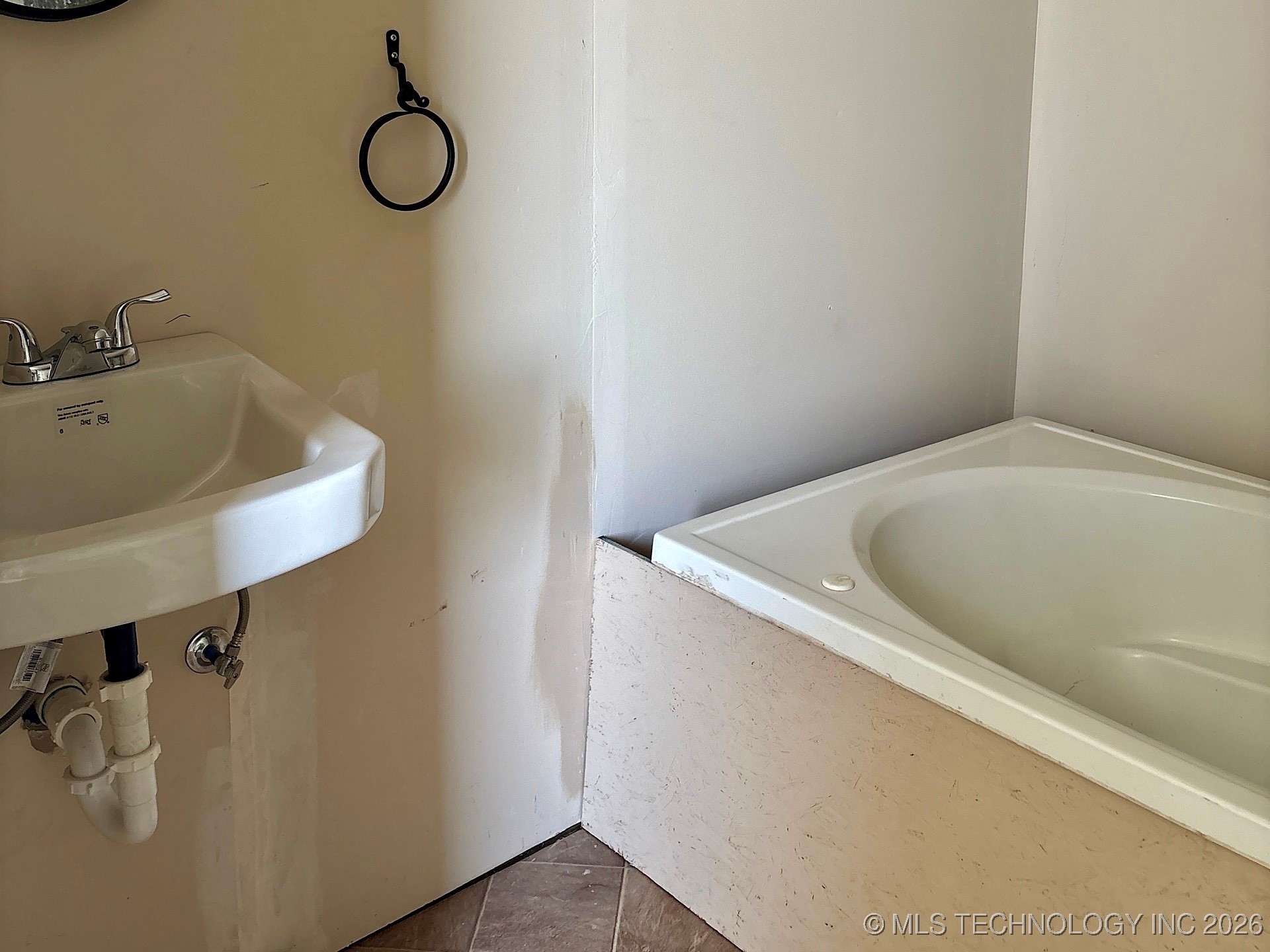 120 N Main Street Property Photo 40