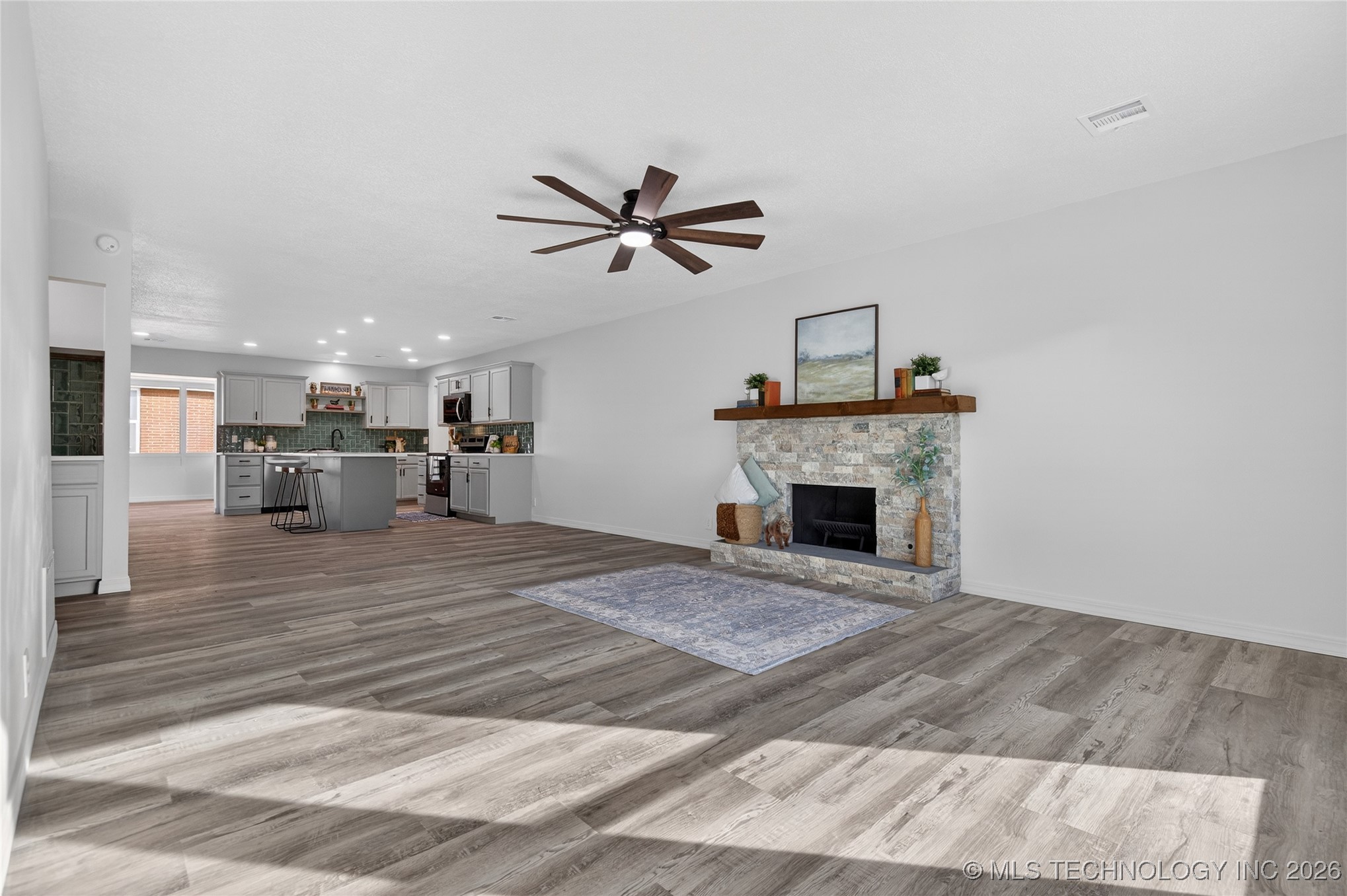 1 Se Shadowlake Drive 1 Property Photo 3