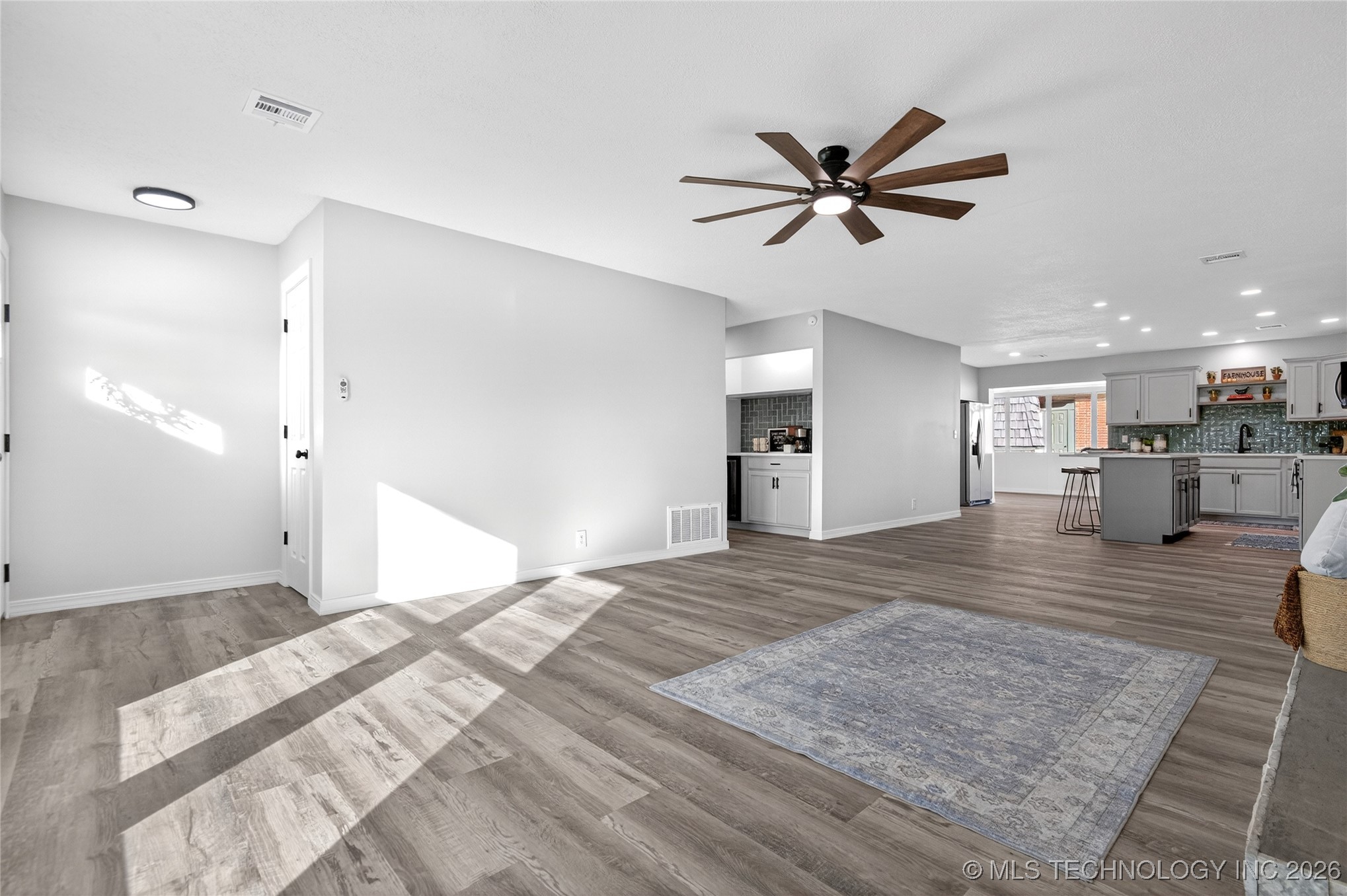 1 Se Shadowlake Drive 1 Property Photo 4