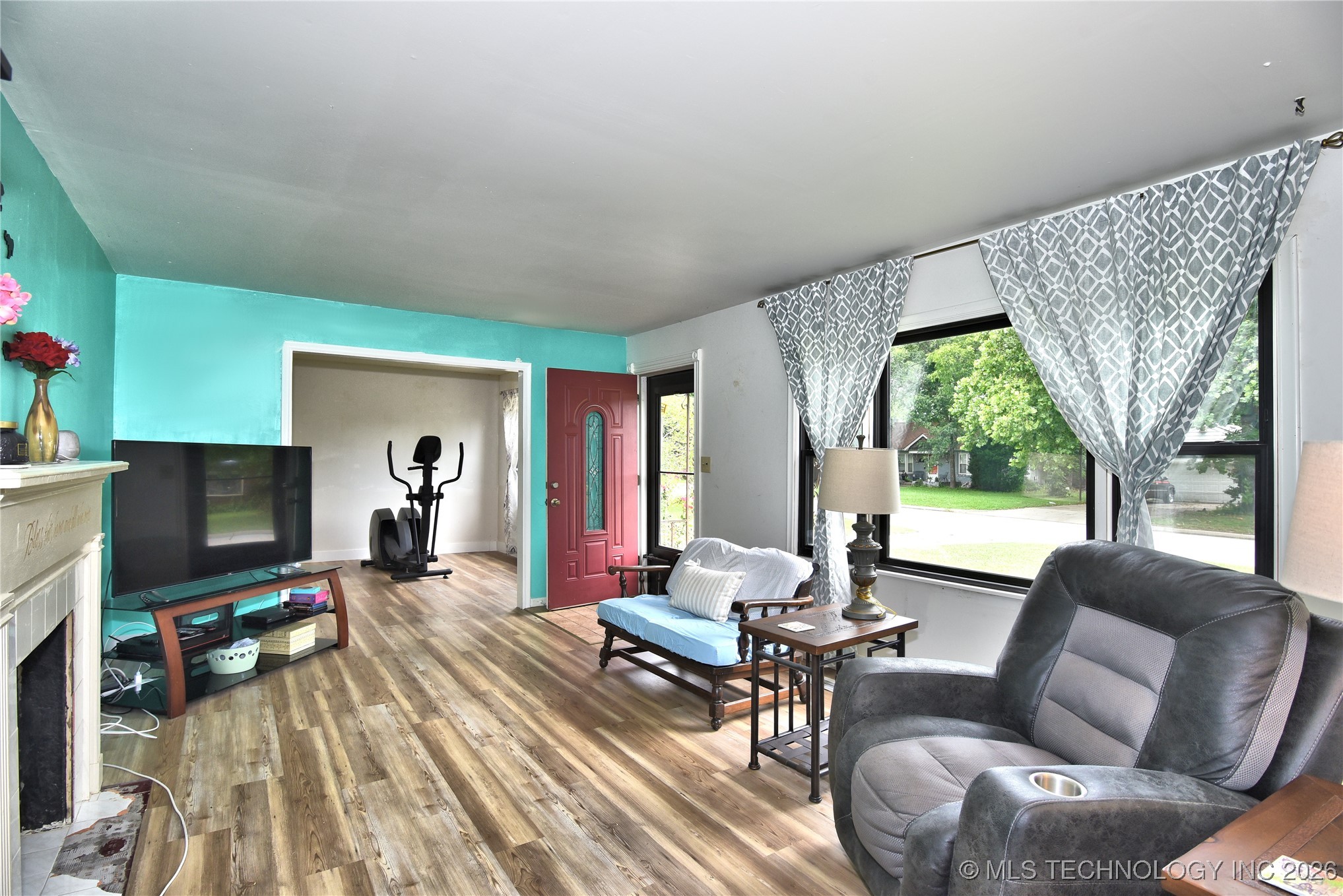 5424 E 7th Street Property Photo 5