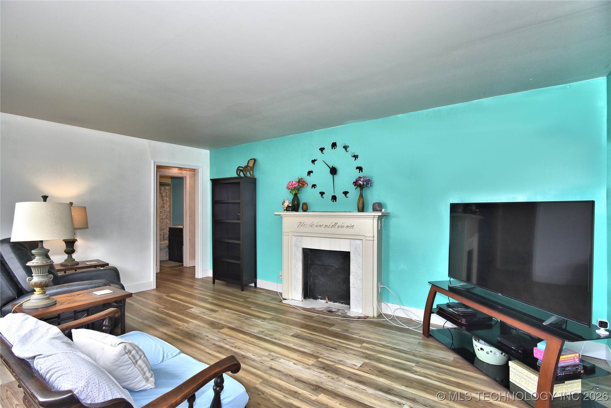 5424 E 7th Street Property Photo 6