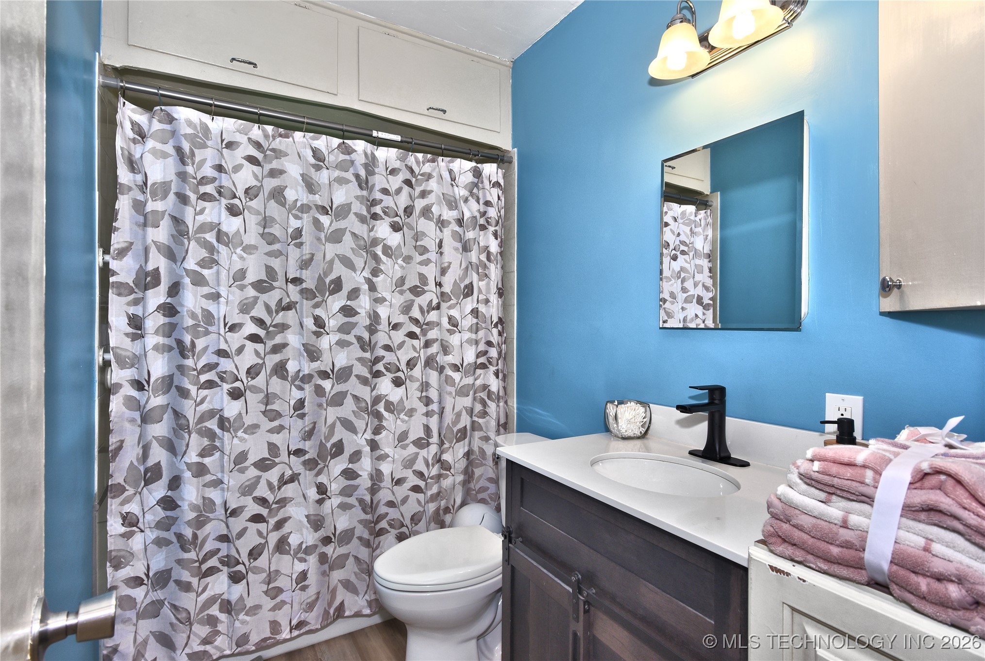 5424 E 7th Street Property Photo 11