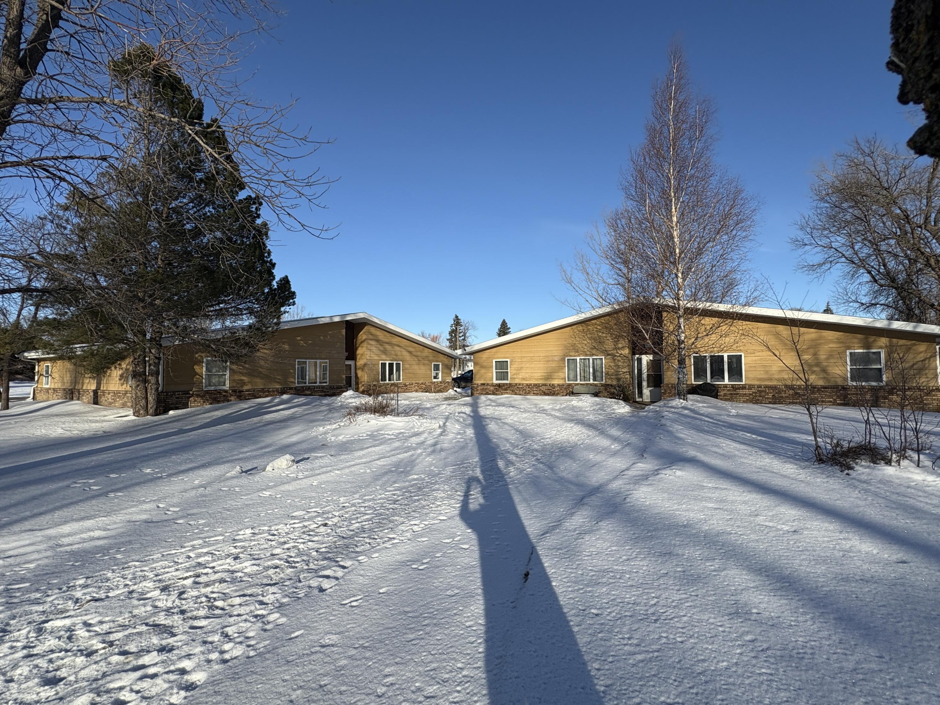 302 Main Street N Property Photo 2