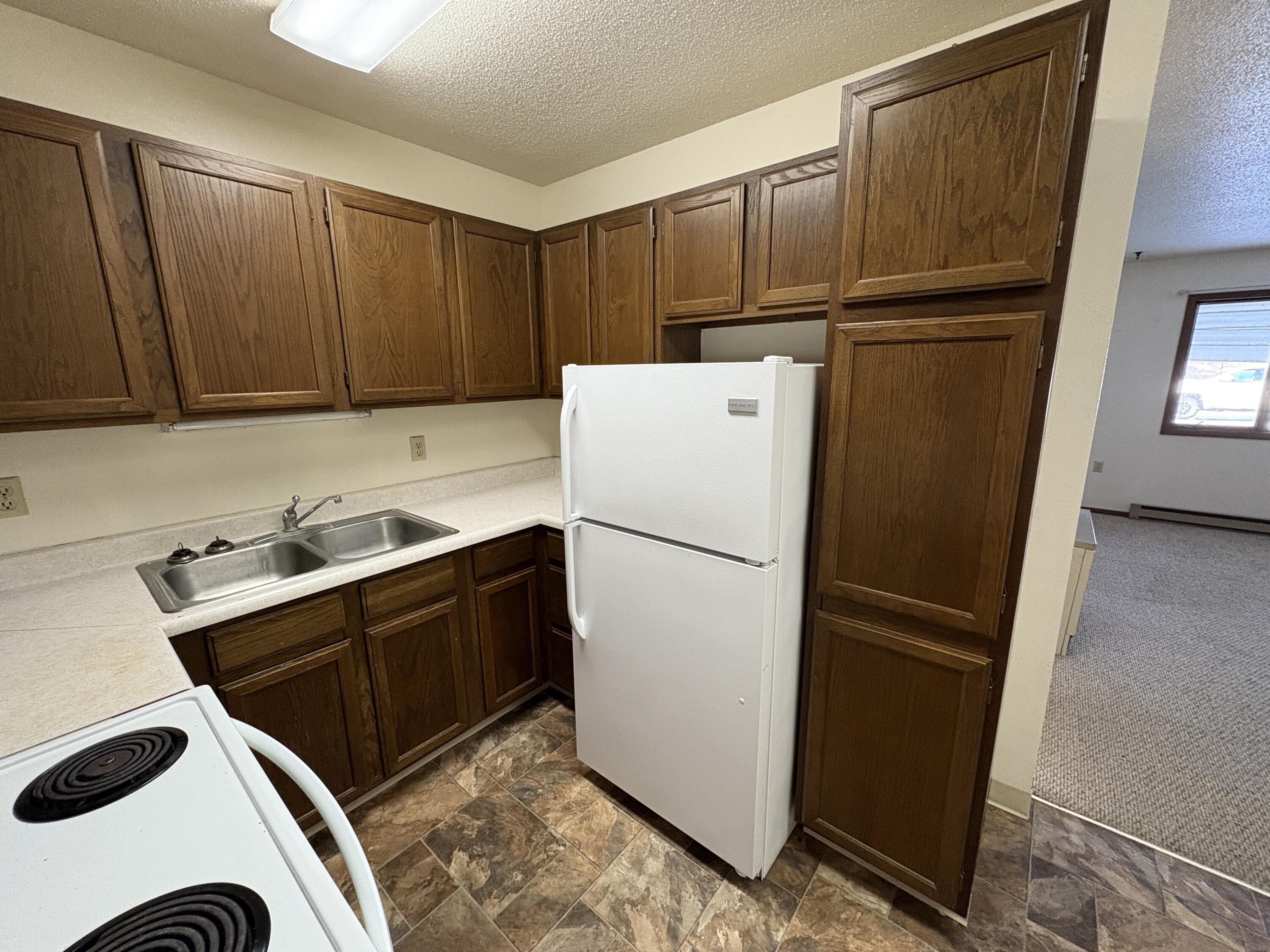 302 Main Street N Property Photo 9