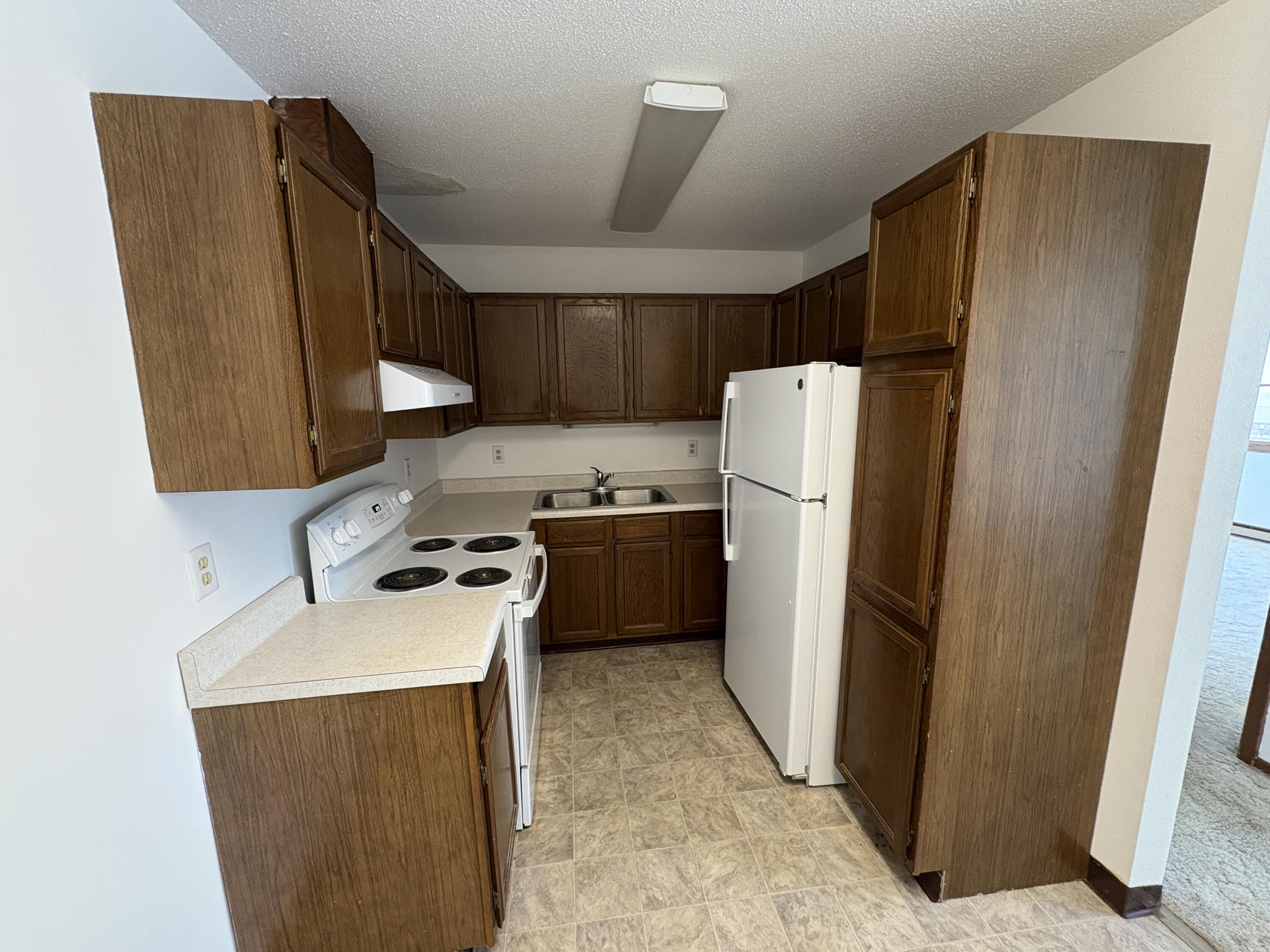 302 Main Street N Property Photo 14