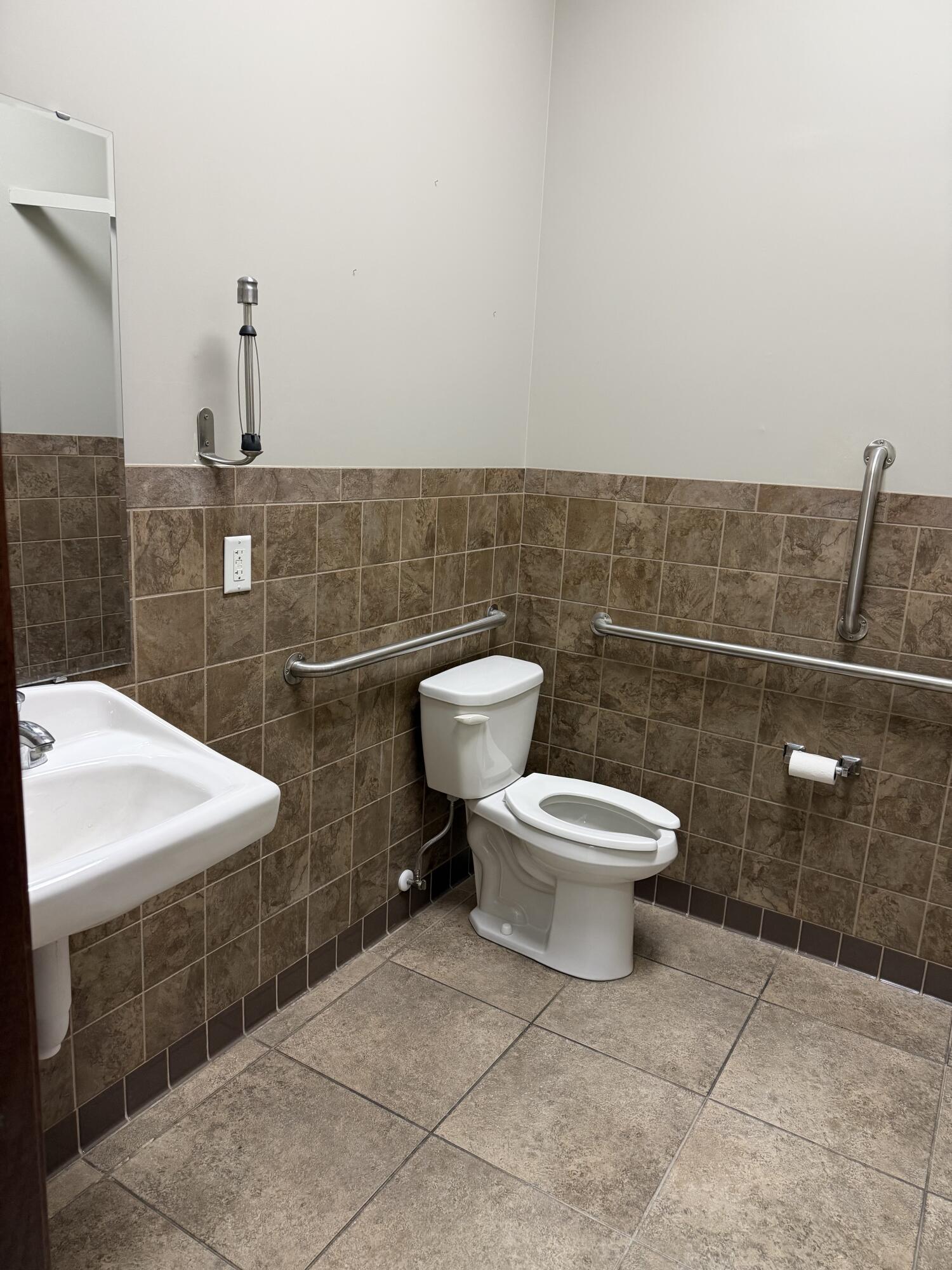 1613 3rd St W Property Photo 7