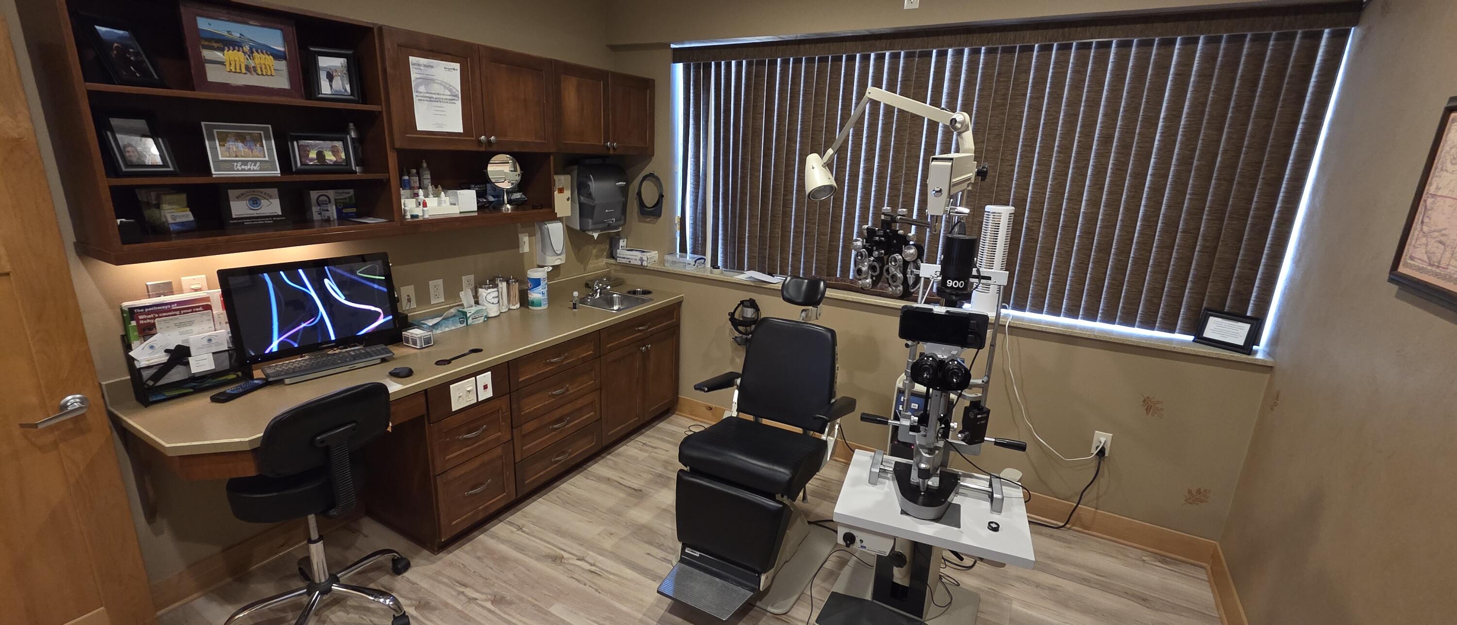 2601 S University Drive Property Photo 8