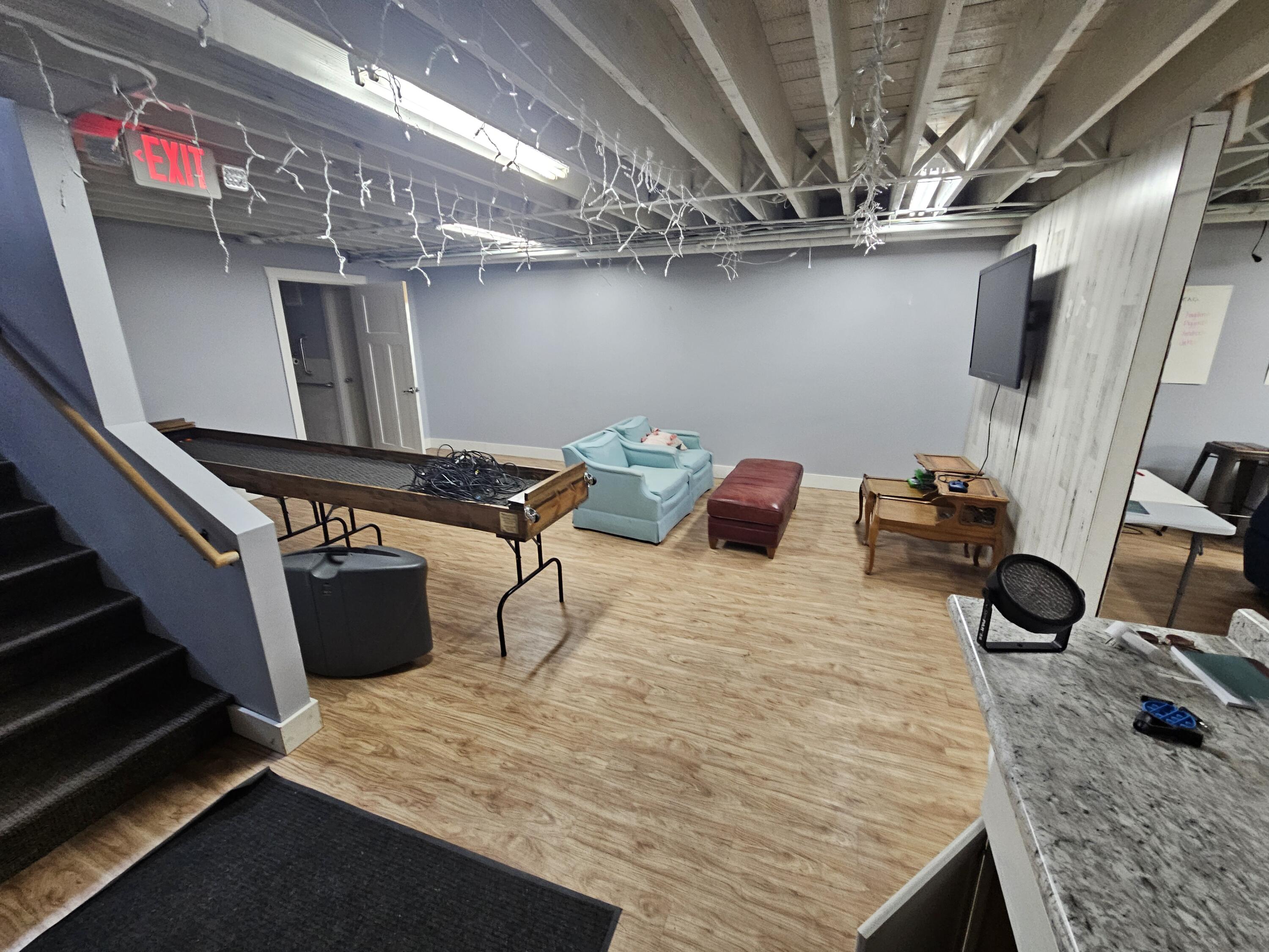 303 Broadway N Property Photo 6