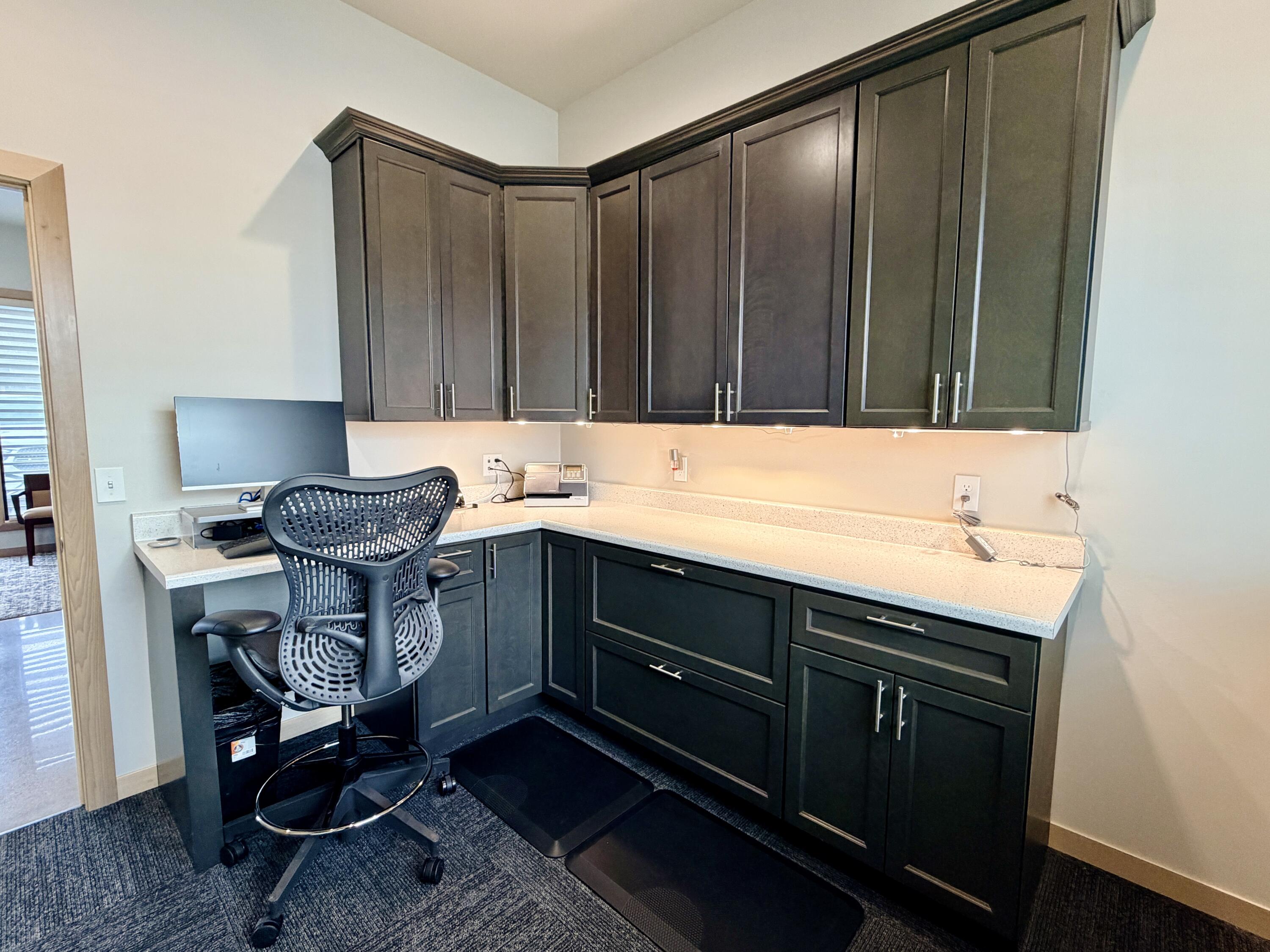 3985 4 Street E Property Photo 9