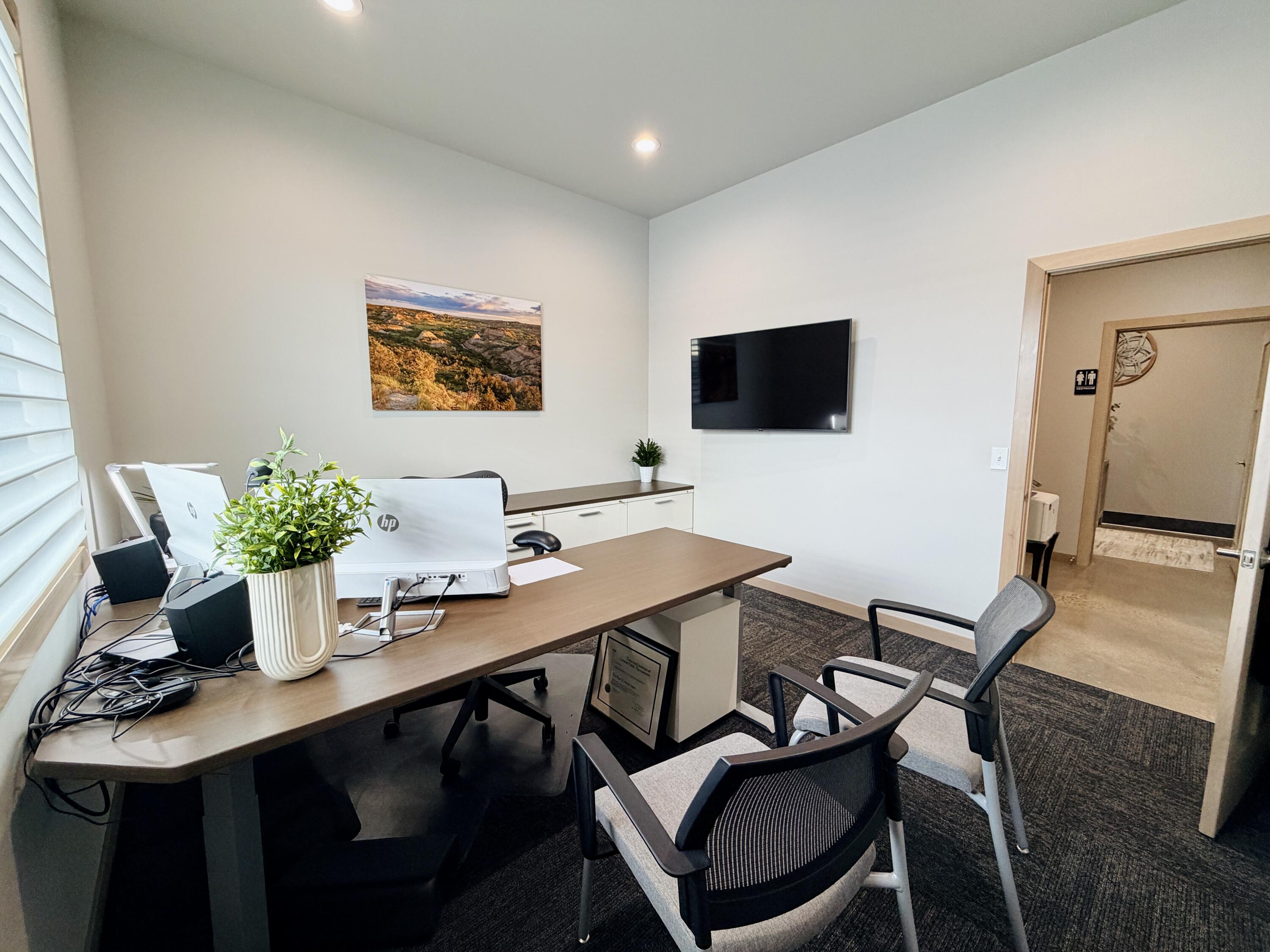 3985 4 Street E Property Photo 11