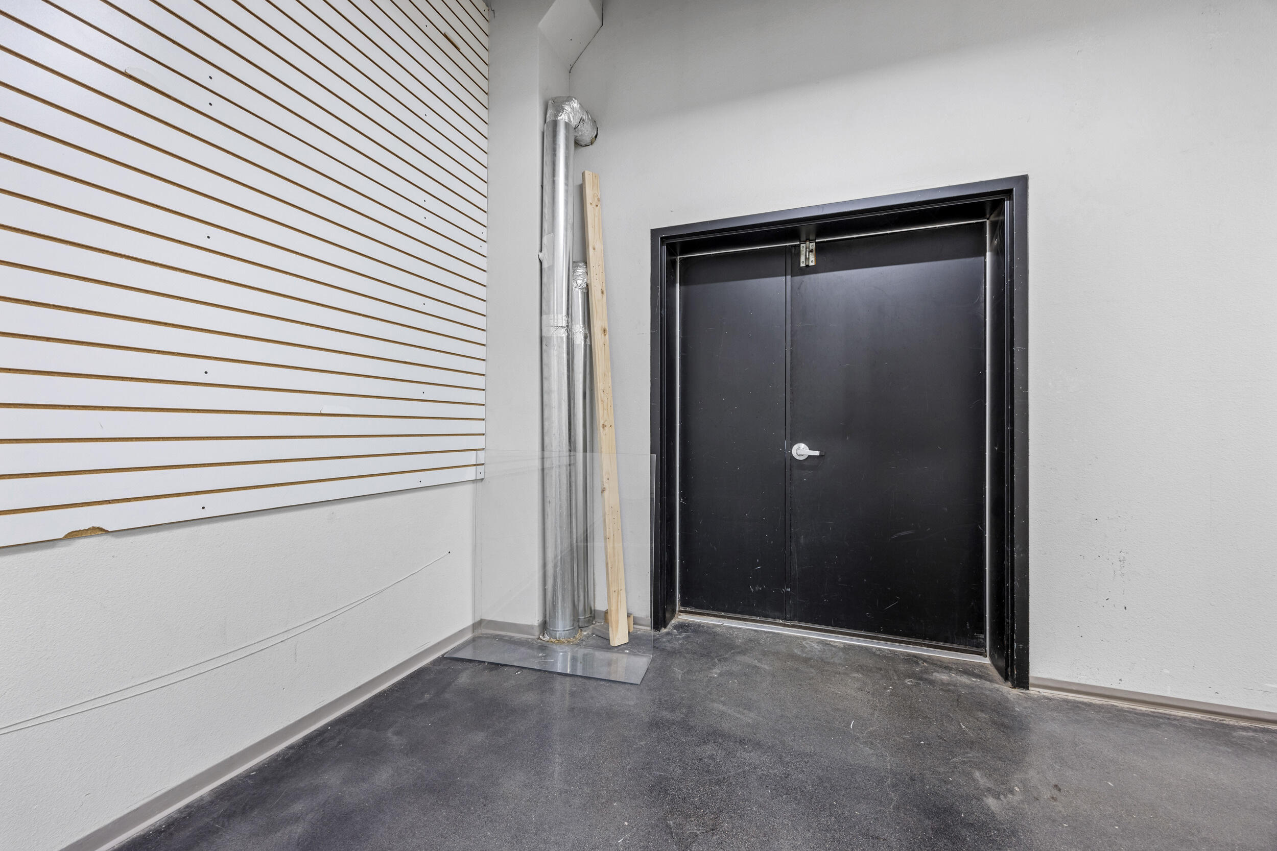 300 Broadway N Property Photo 8