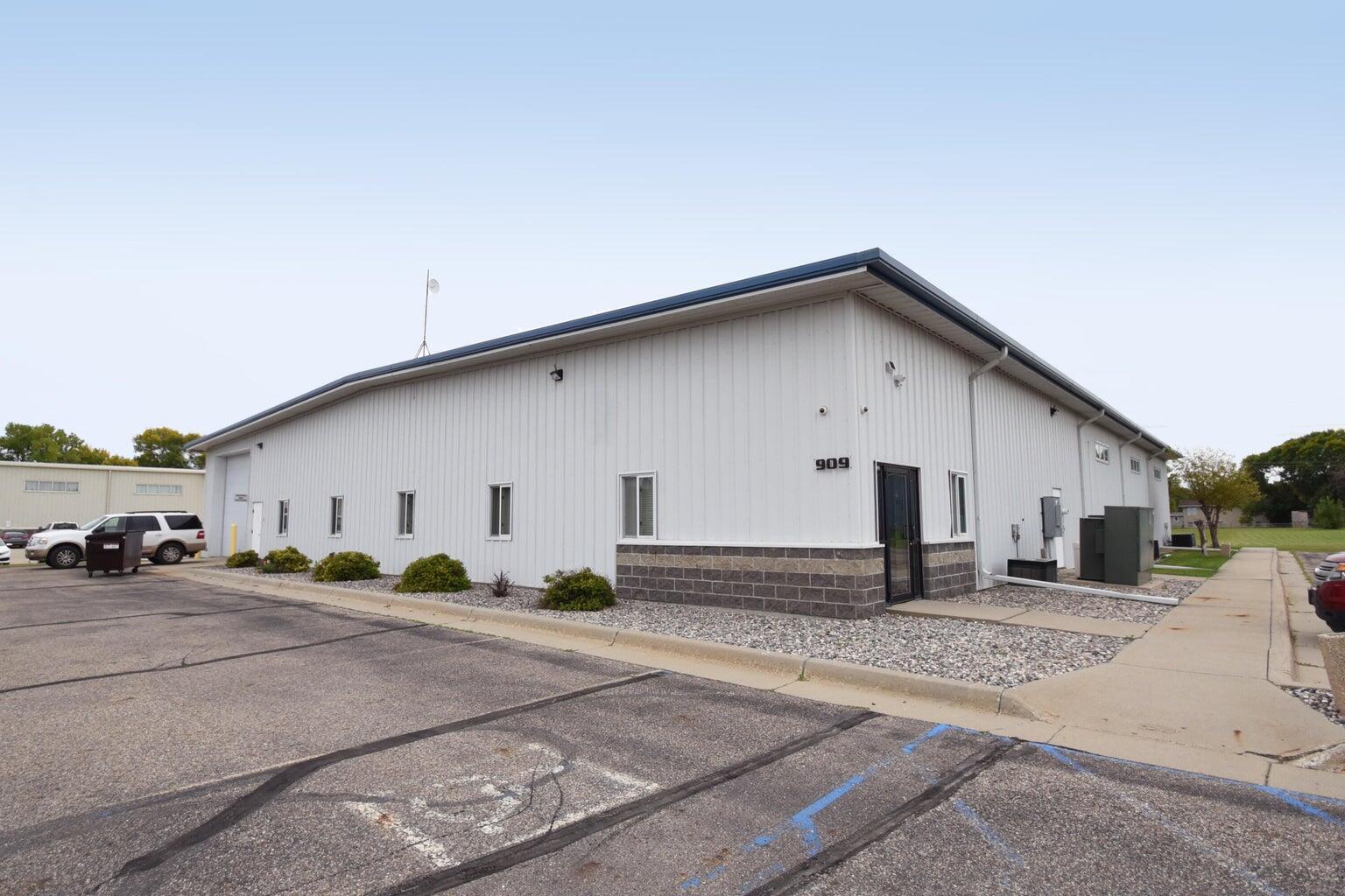 909 34th Street N Property Photo 1