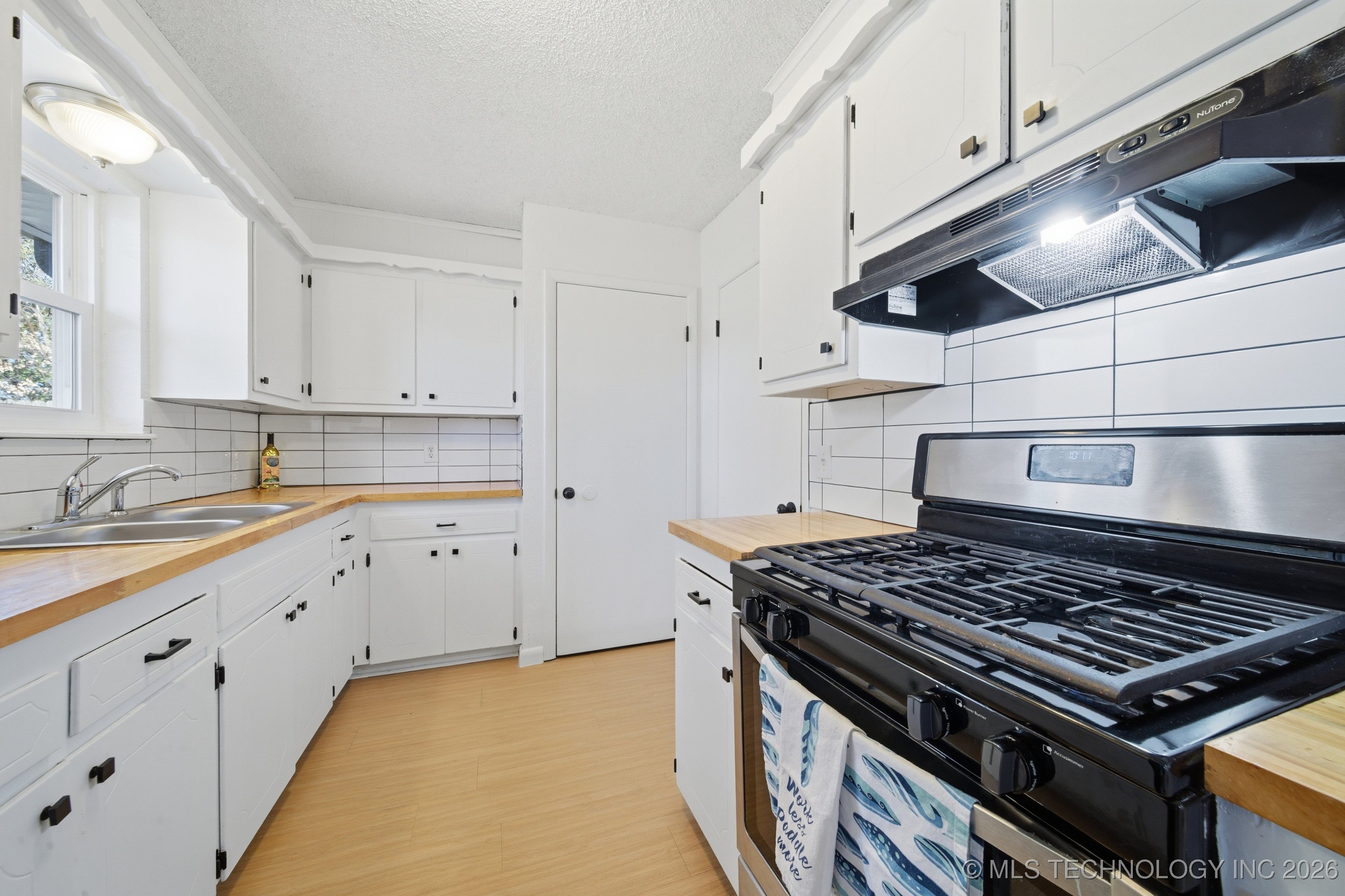 1010 N 3rd Street Property Photo 8