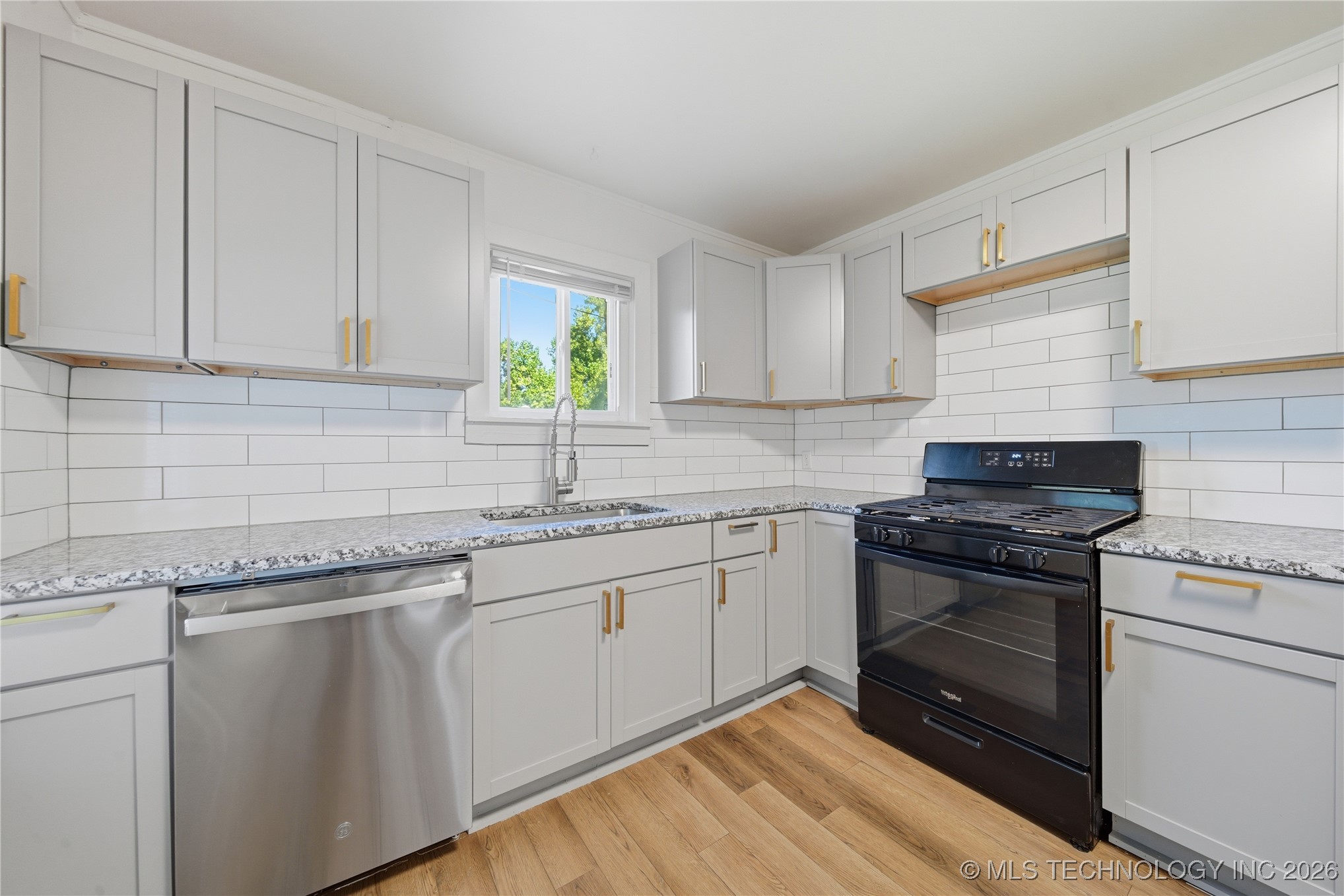 424 S Quebec Avenue Property Photo 12