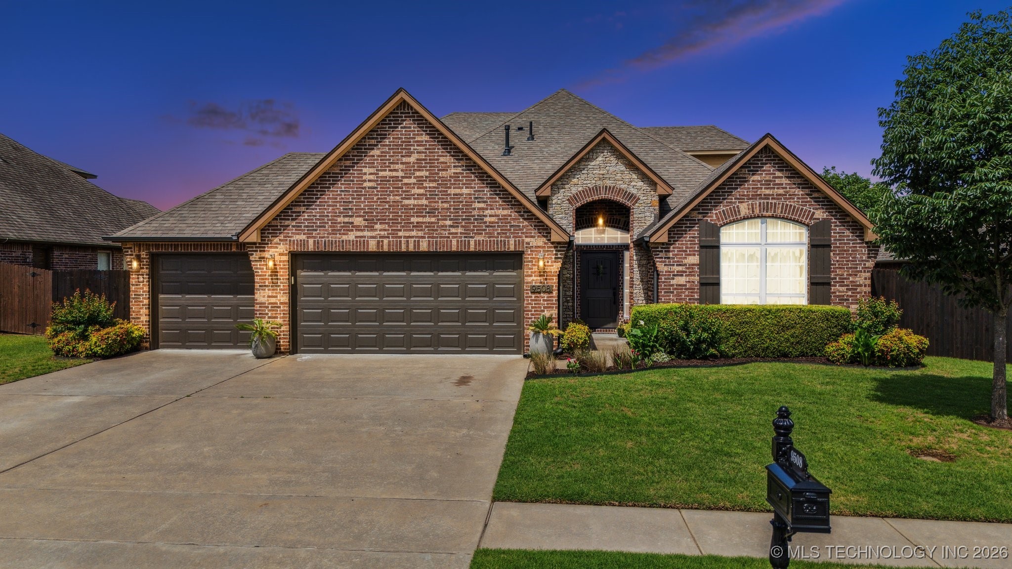 9508 N 96th East Place Property Photo 1