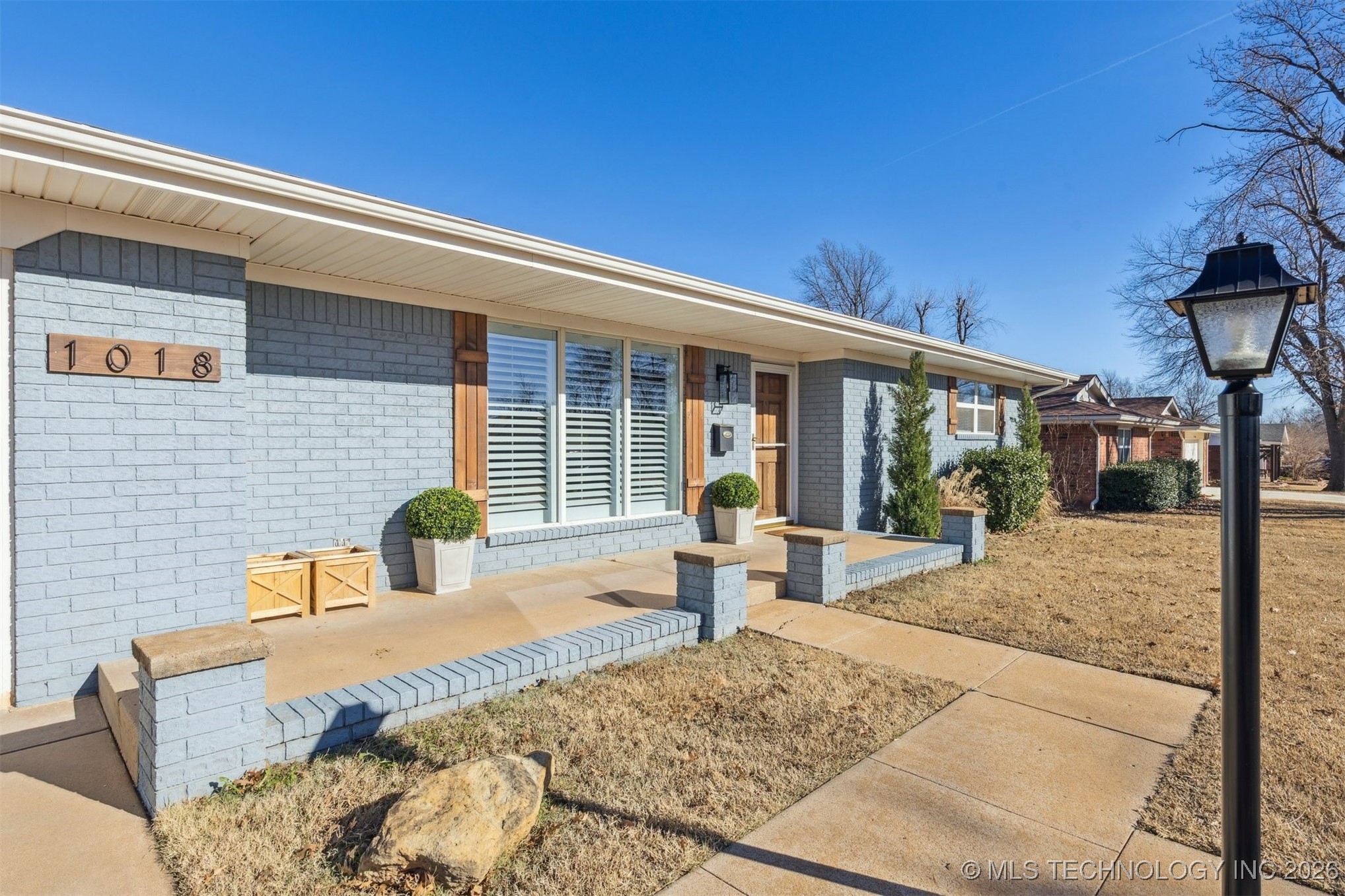 1018 E 12th Street Property Photo 1