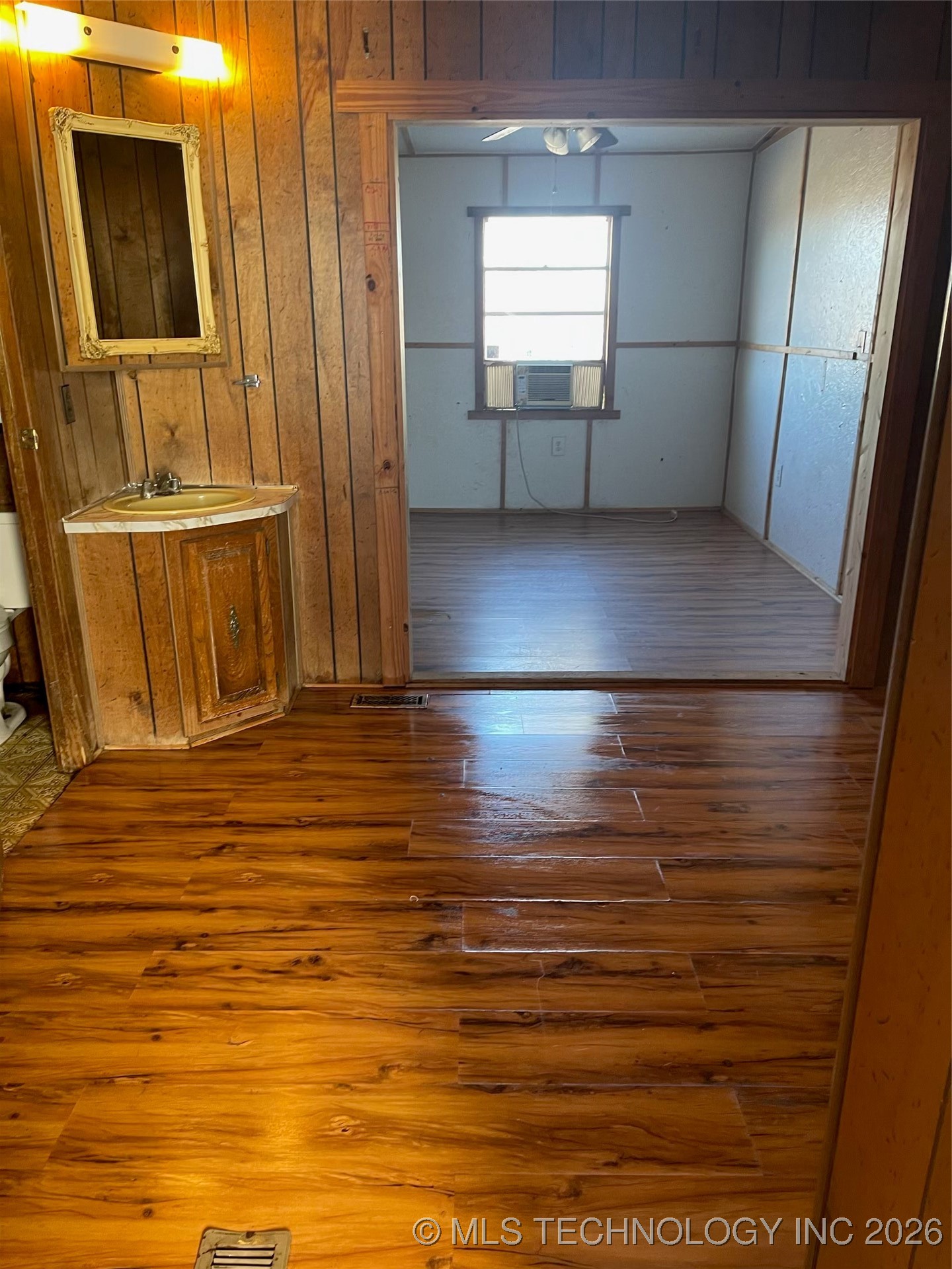 8041 W 53rd S Property Photo 7