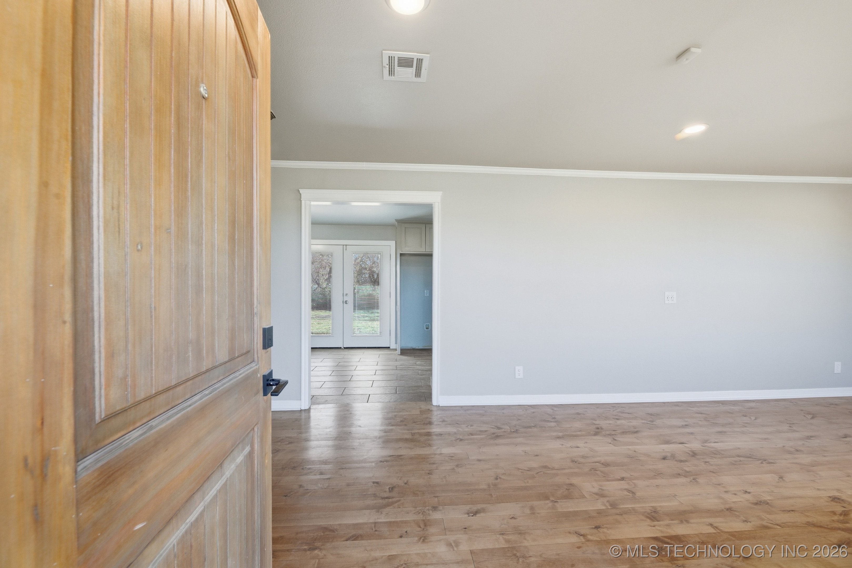 725 N 260 Road Property Photo 3