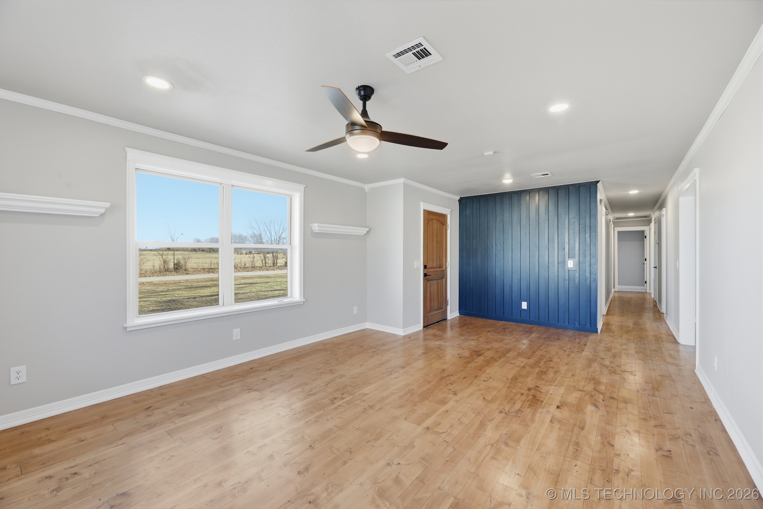 725 N 260 Road Property Photo 6