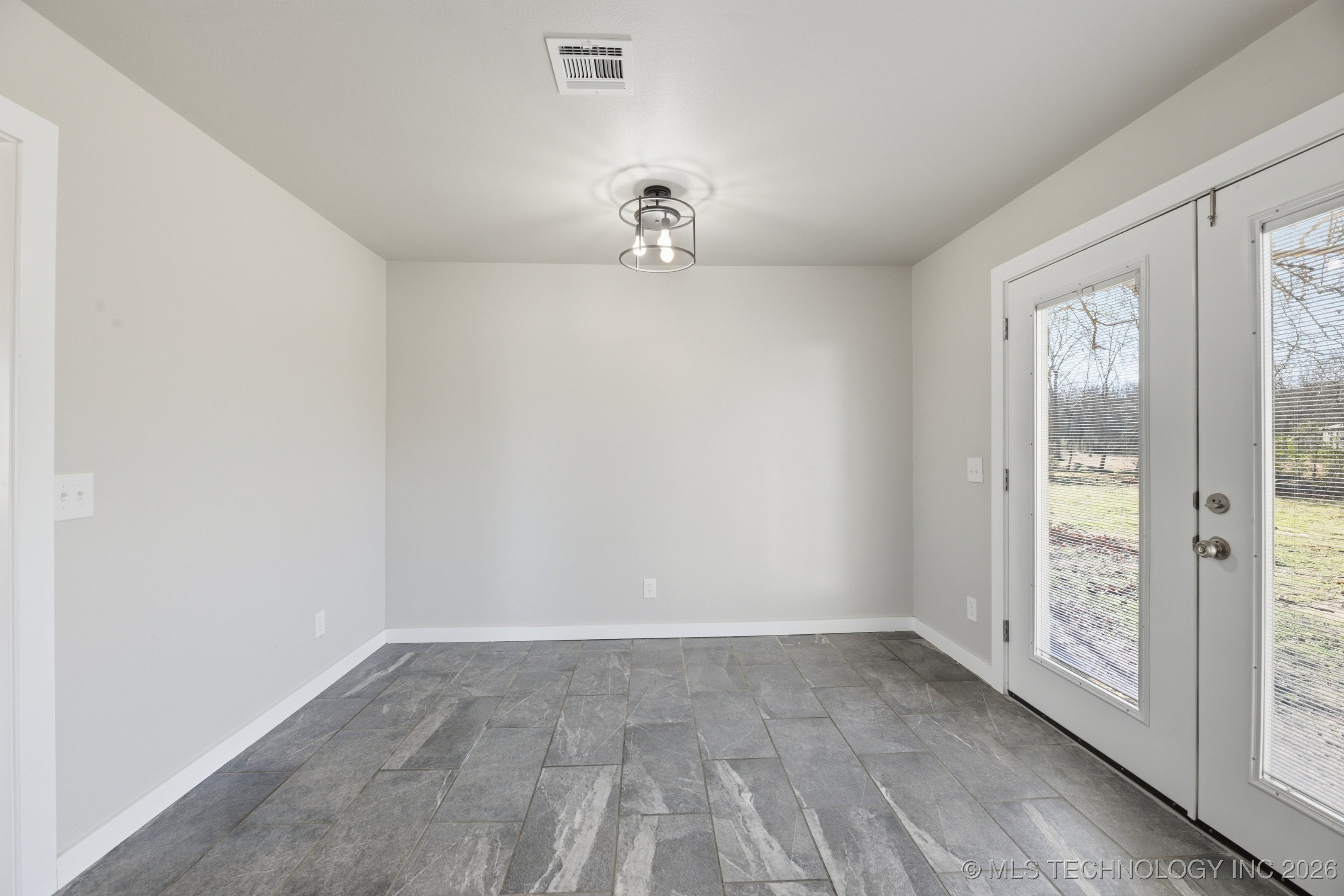 725 N 260 Road Property Photo 16