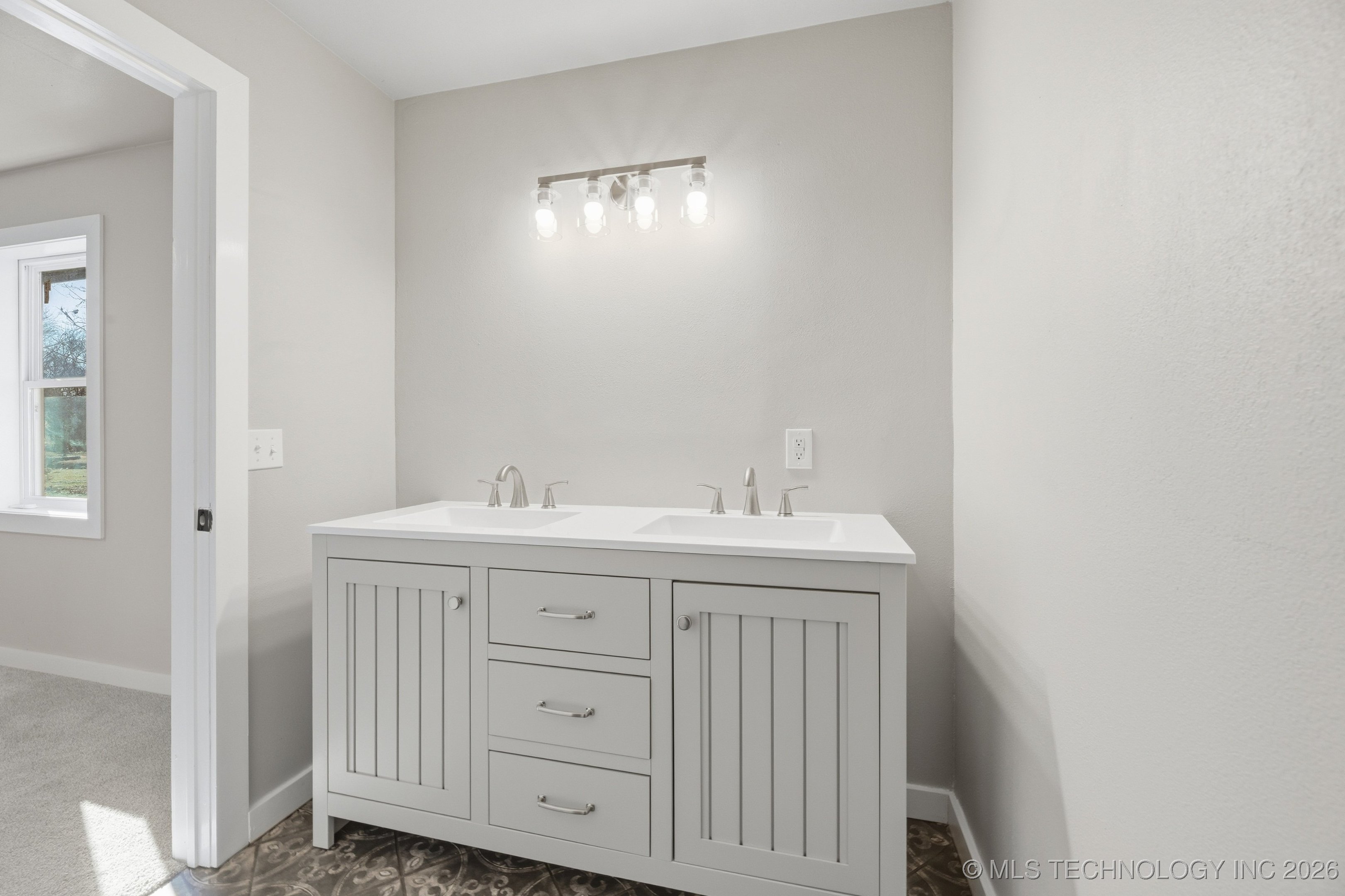 725 N 260 Road Property Photo 29