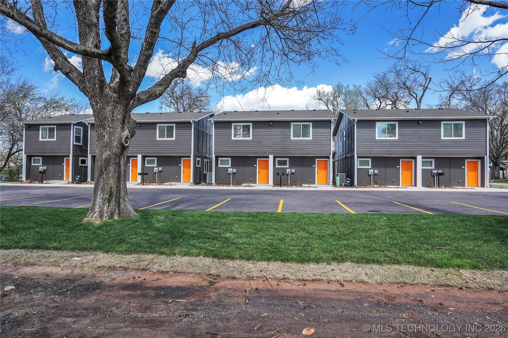 704 N Date Avenue Property Photo 4