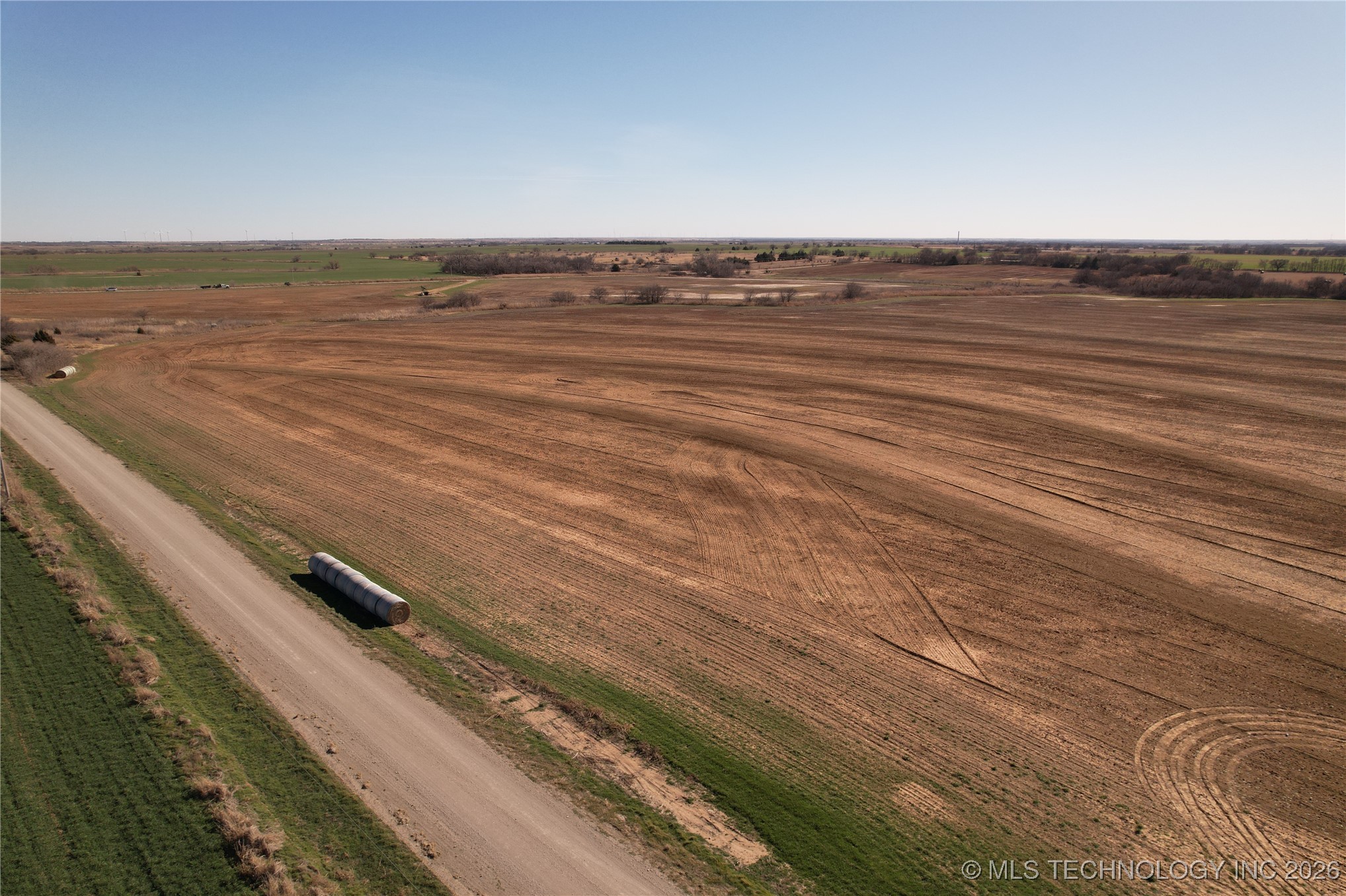 0001 E 320 Property Photo 6