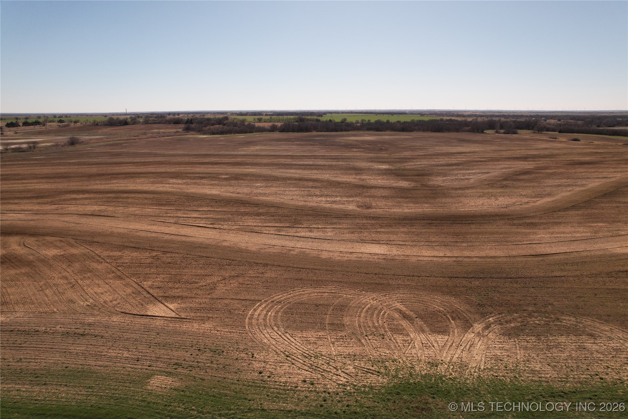 0001 E 320 Property Photo 12