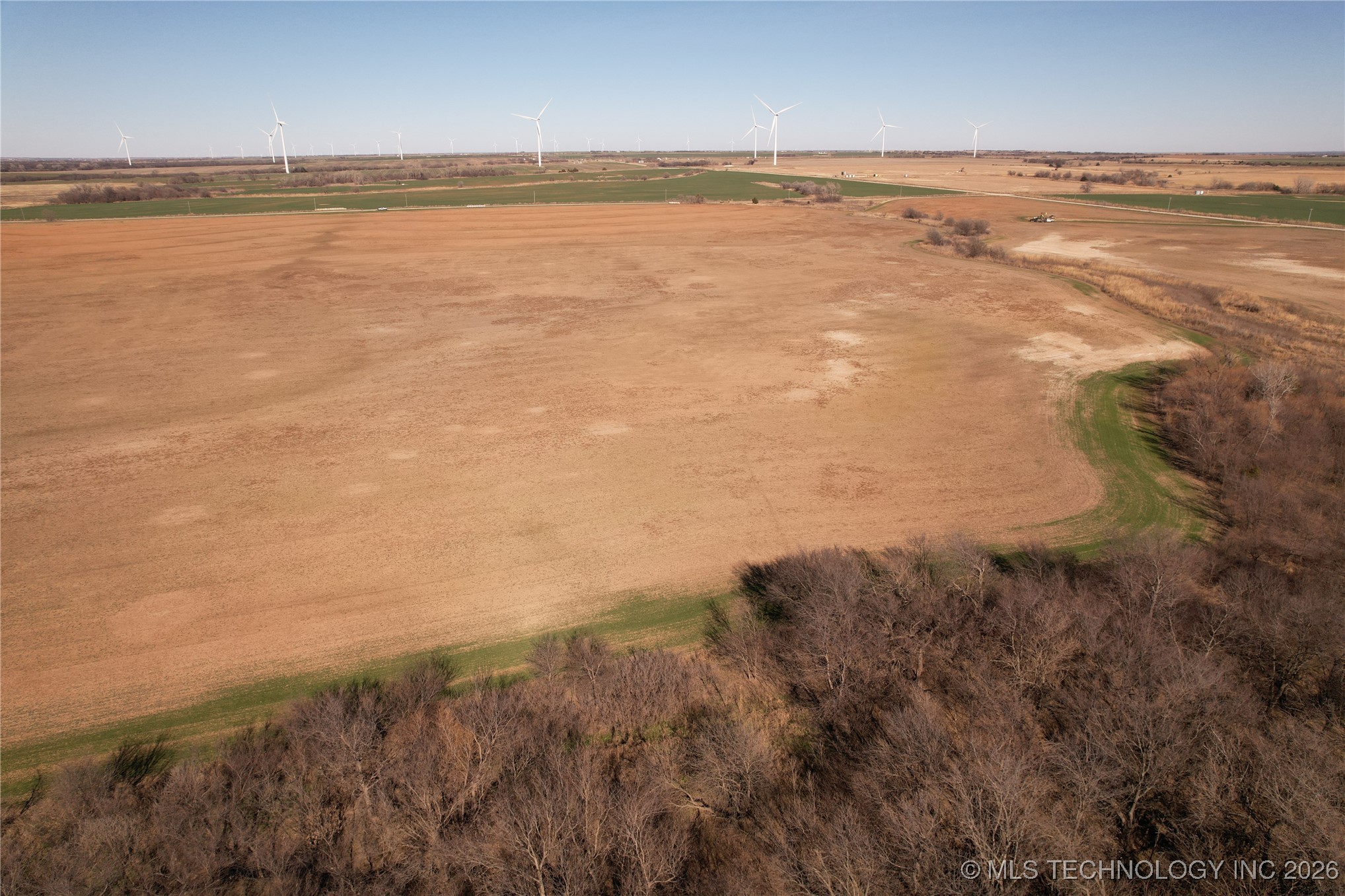 0001 E 320 Property Photo 16