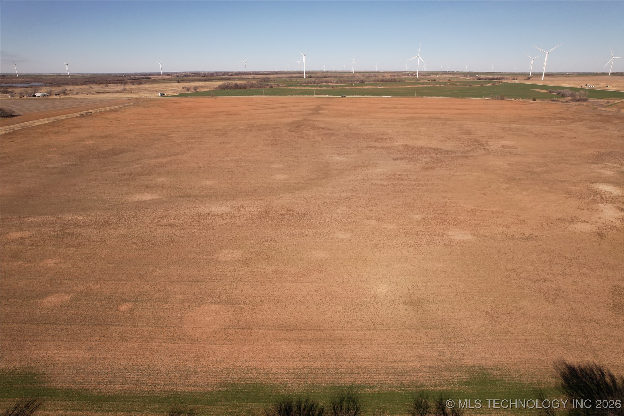 0001 E 320 Property Photo 19