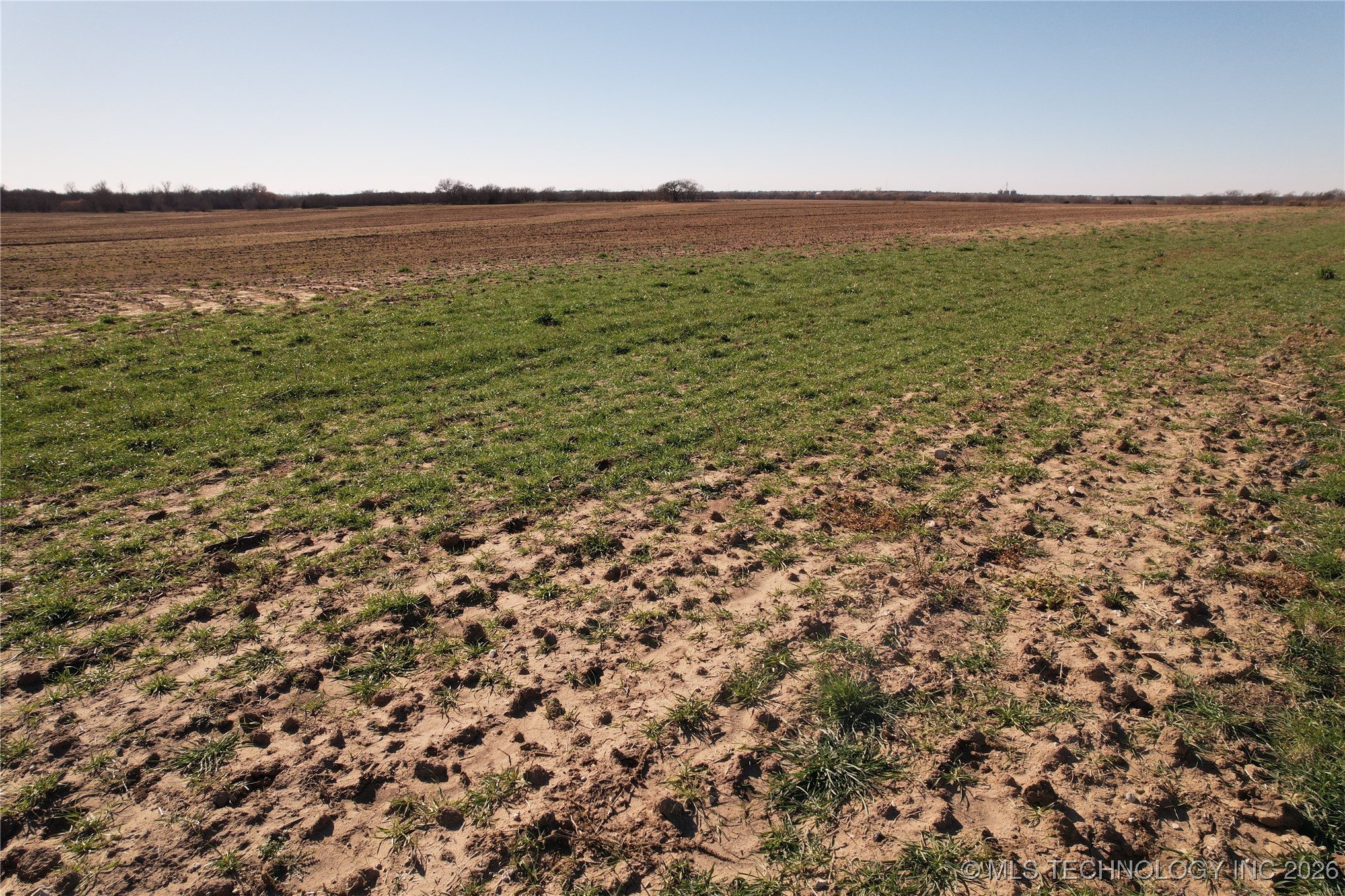 0001 E 320 Property Photo 23