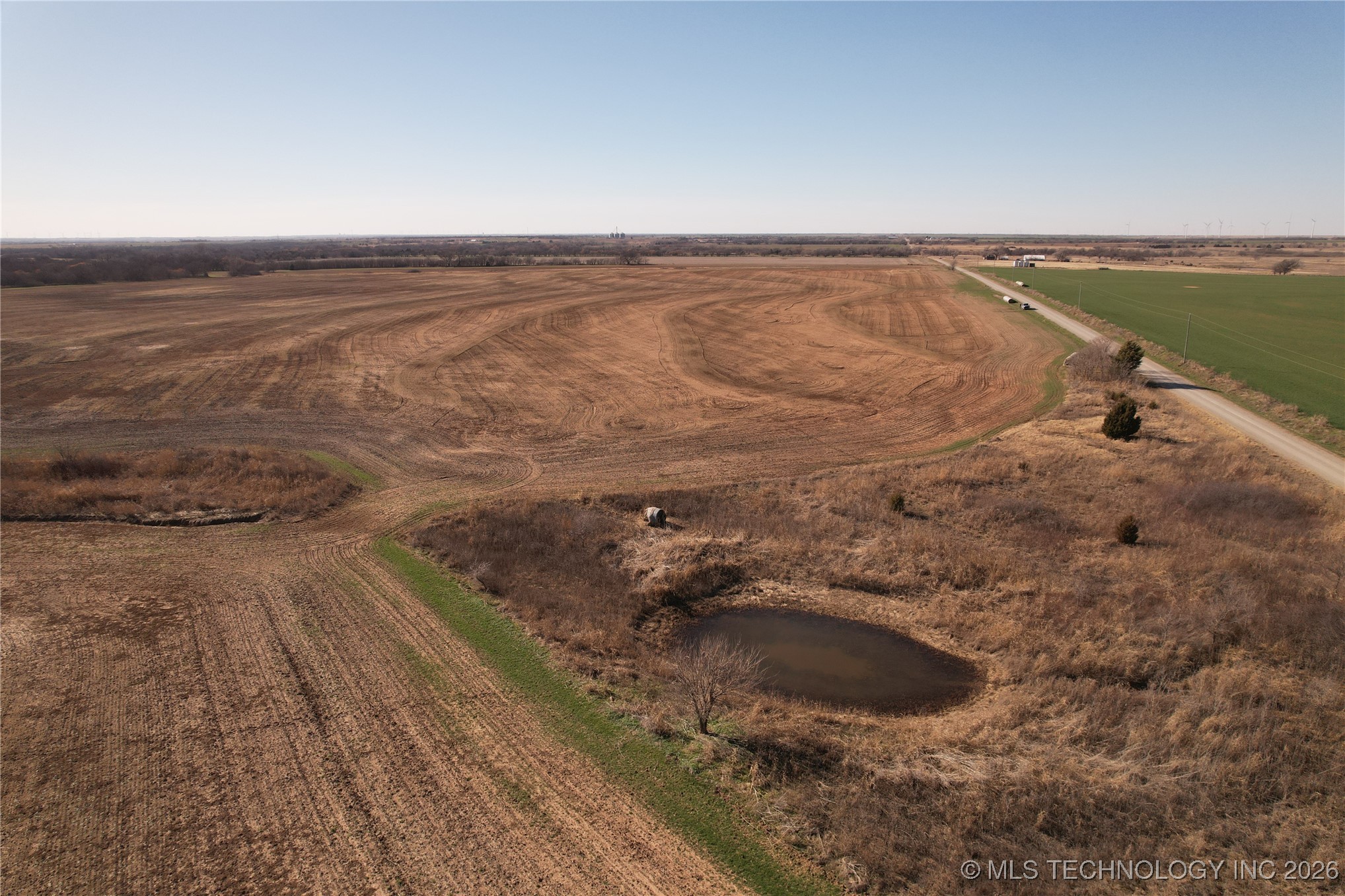 0001 E 320 Property Photo 33