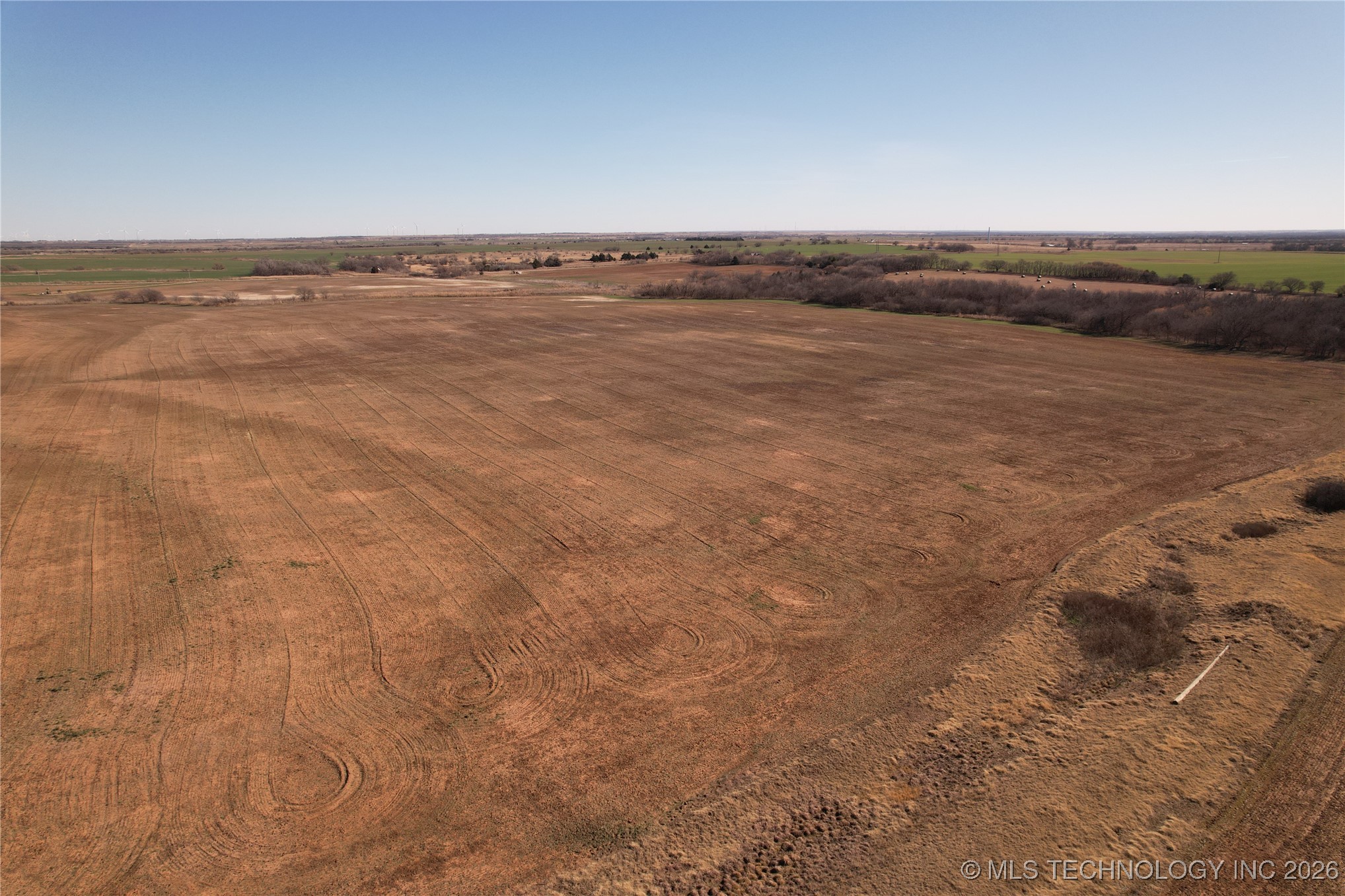 0001 E 320 Property Photo 36