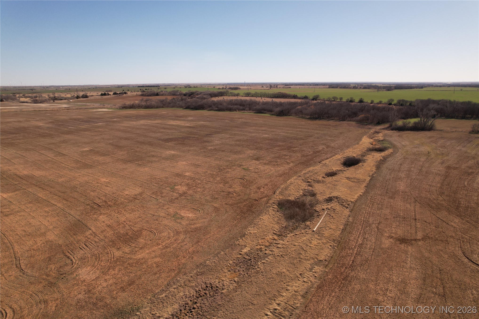 0001 E 320 Property Photo 40