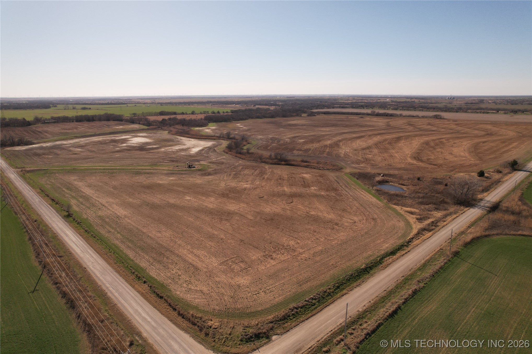 0001 E 320 Property Photo 48