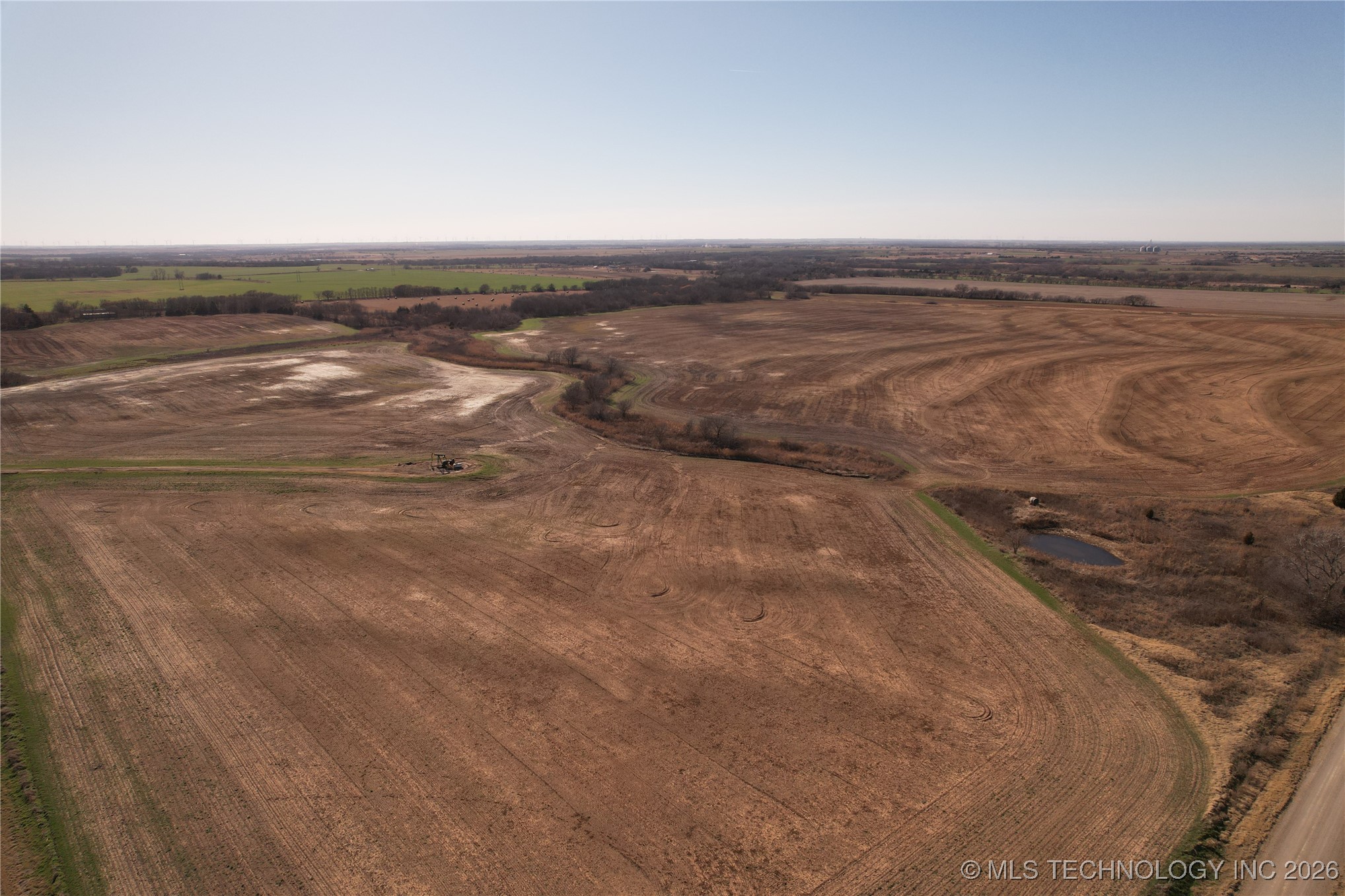 0001 E 320 Property Photo 49