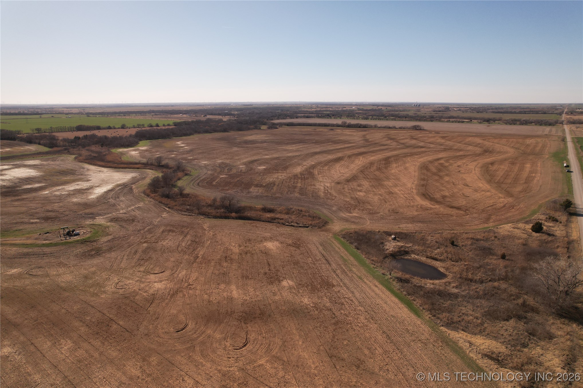 0001 E 320 Property Photo 50