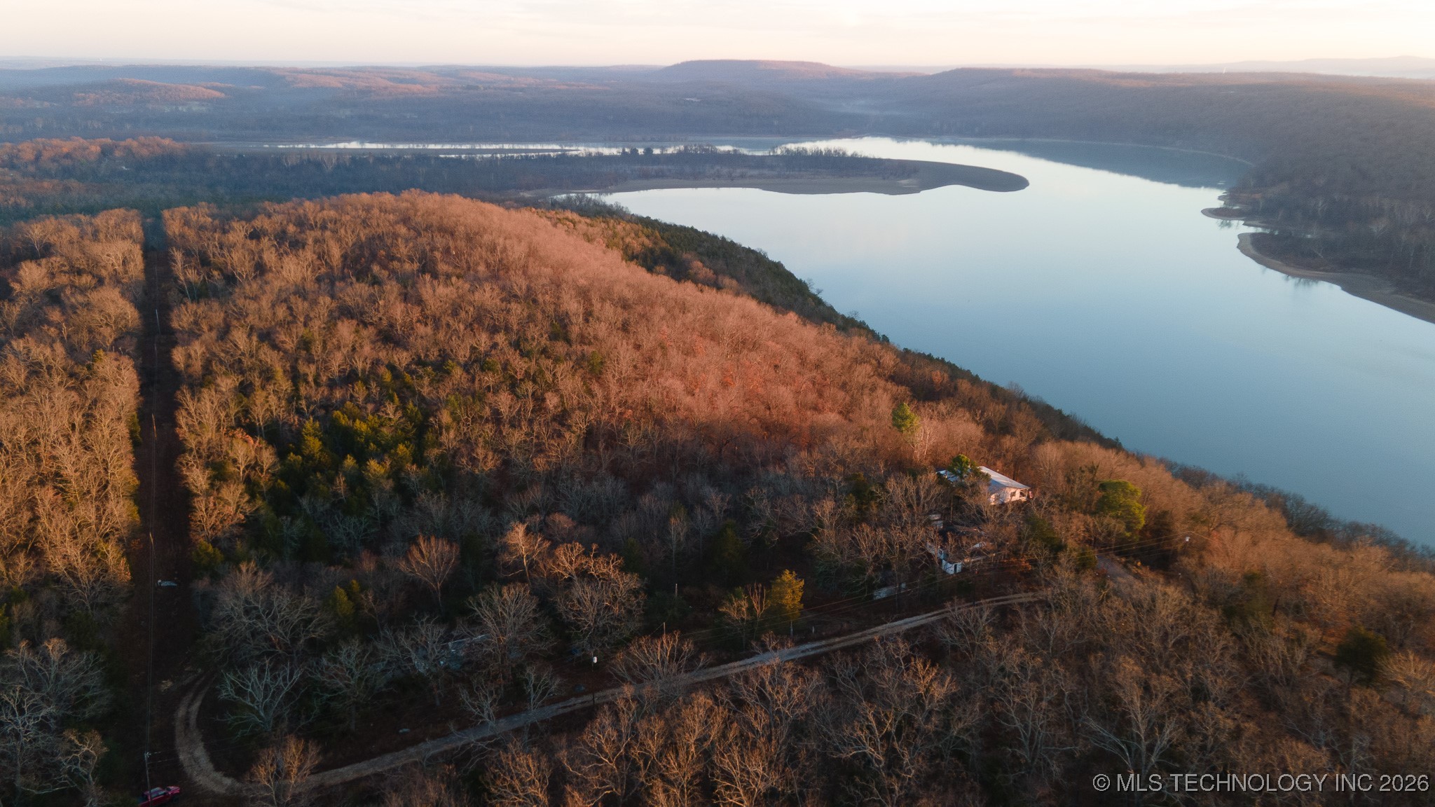 E 855 Road Property Photo 2