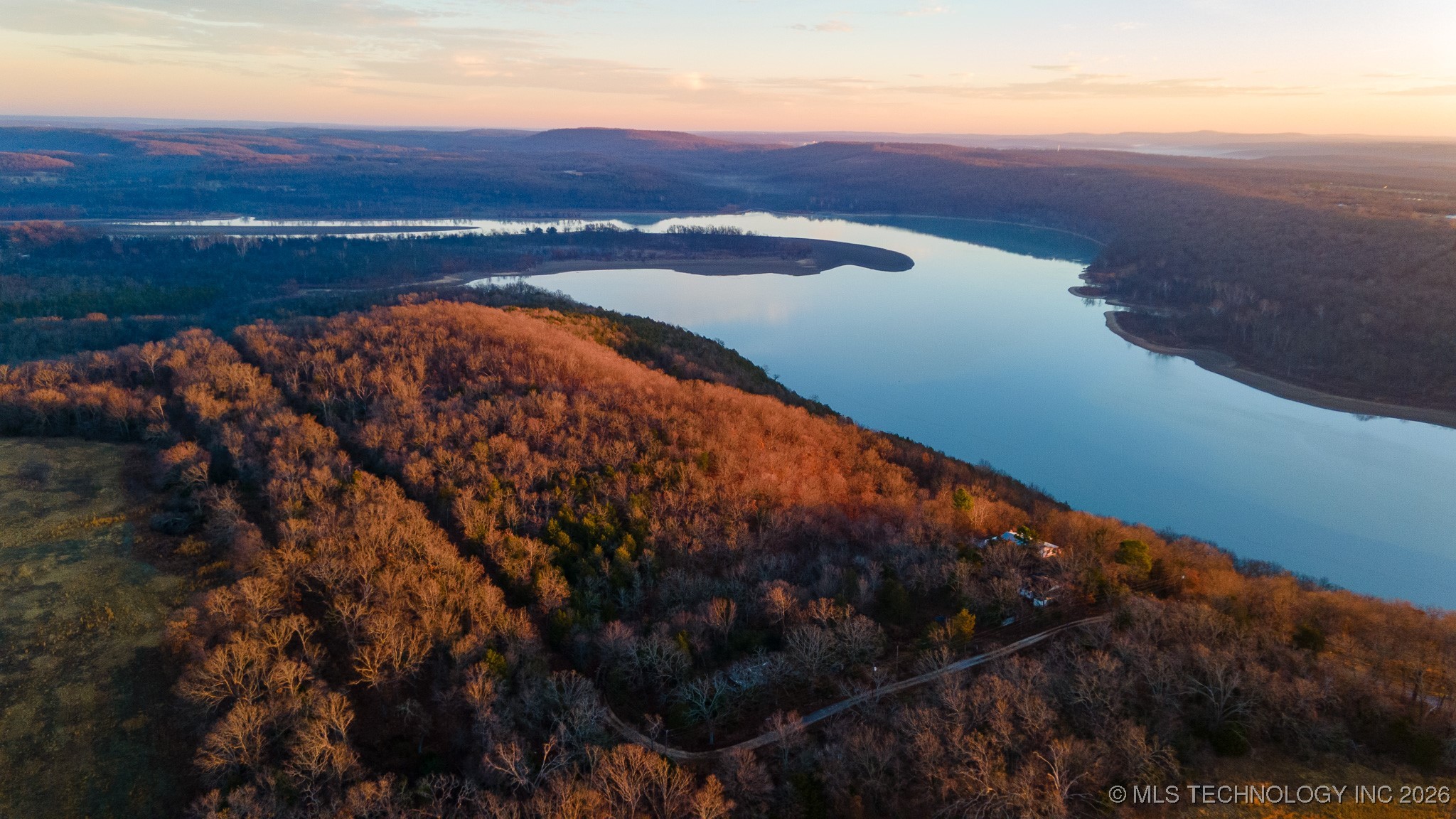 E 855 Road Property Photo 4