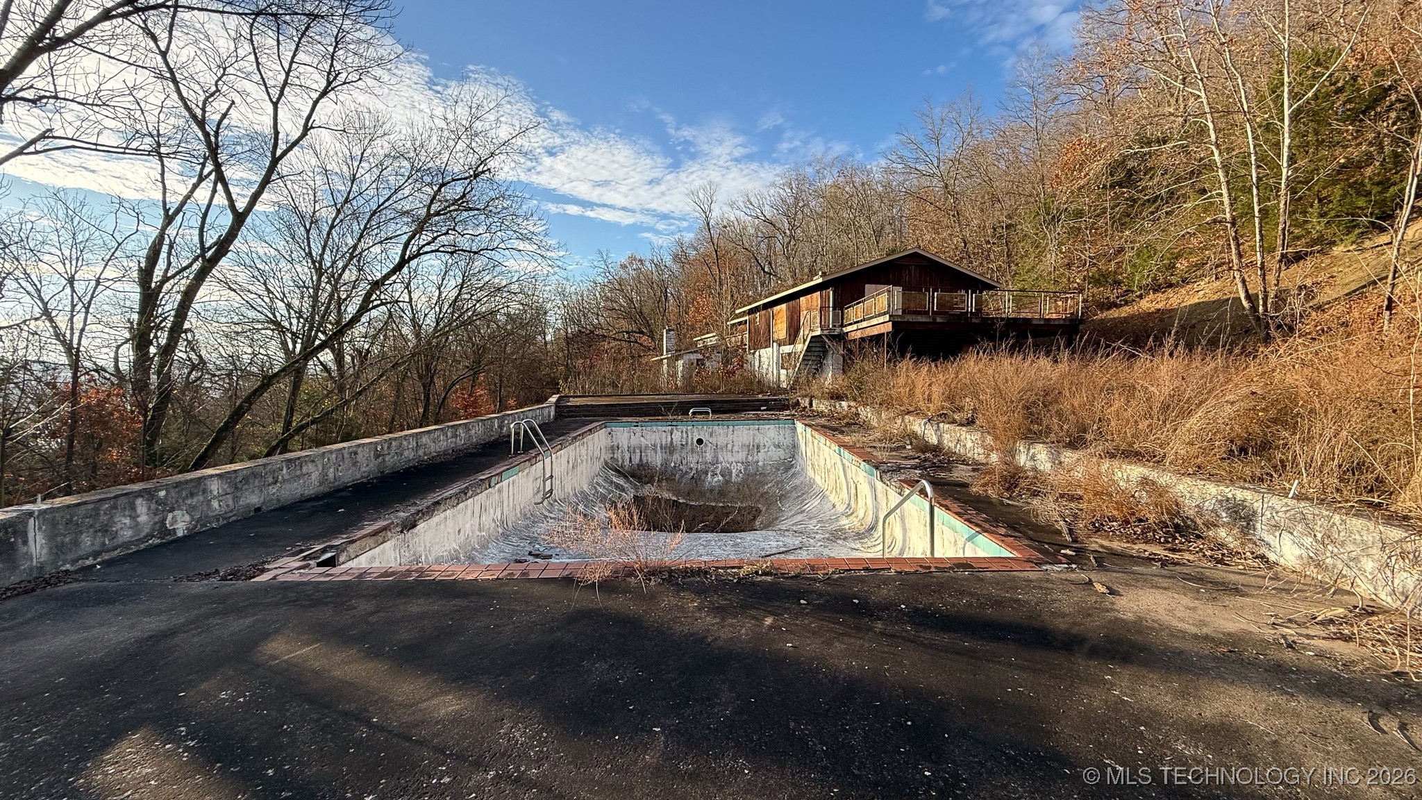 E 855 Road Property Photo 68