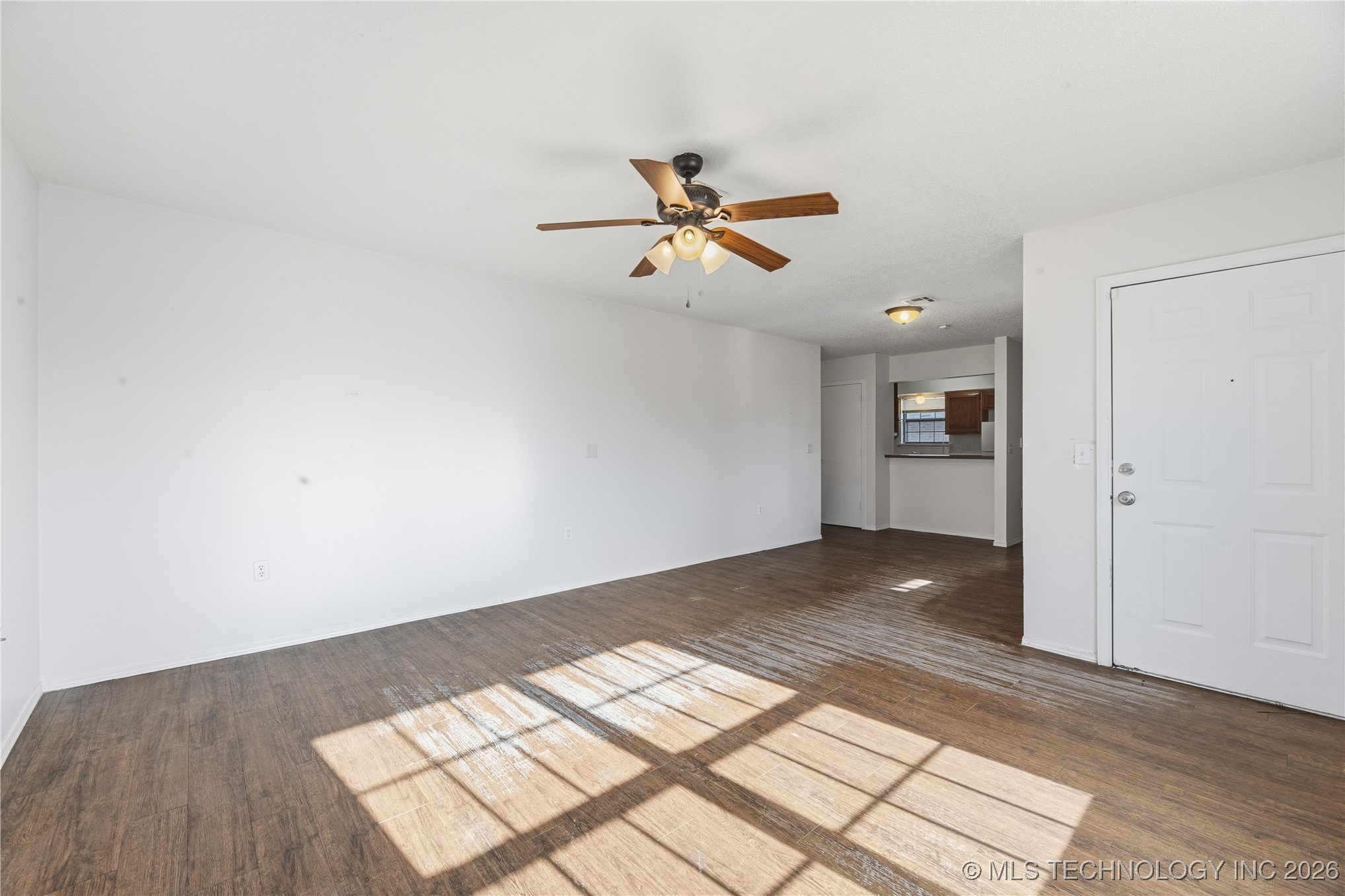 618 W 19th Street S Property Photo 6