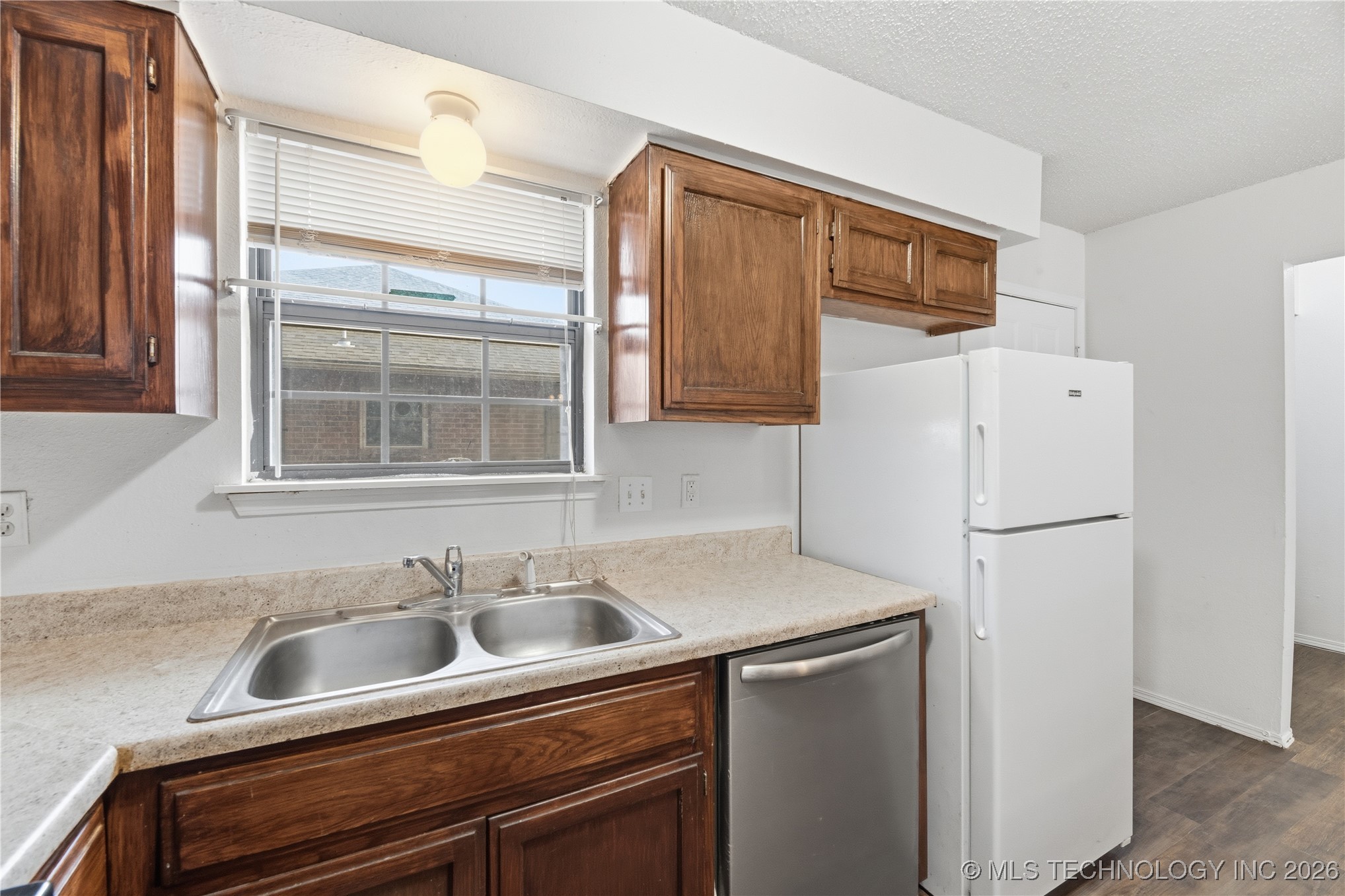 618 W 19th Street S Property Photo 8