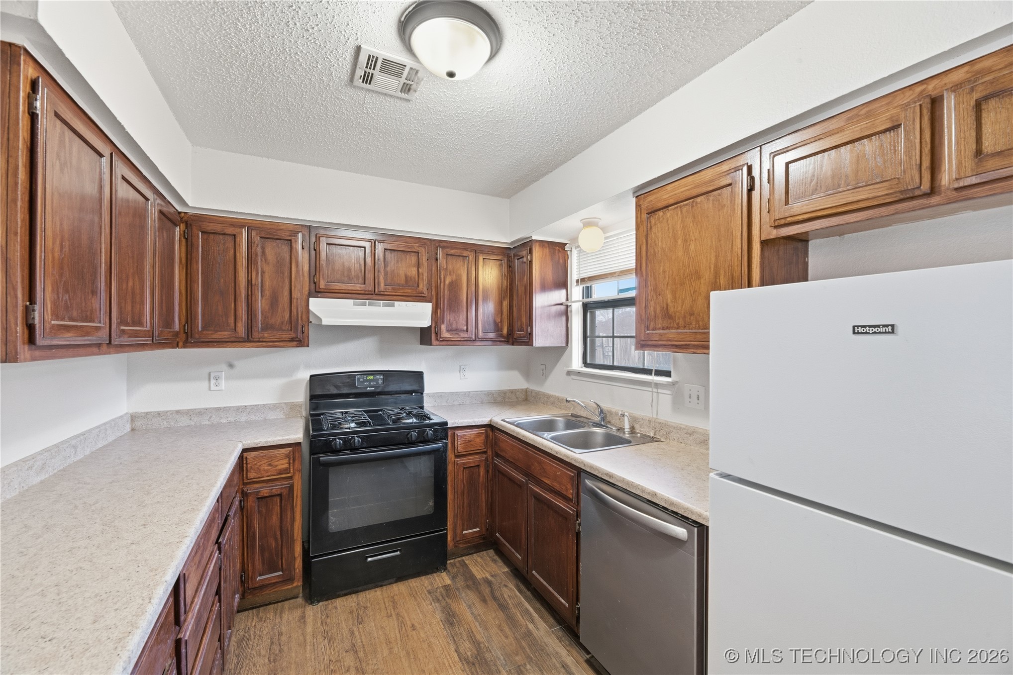 618 W 19th Street S Property Photo 10