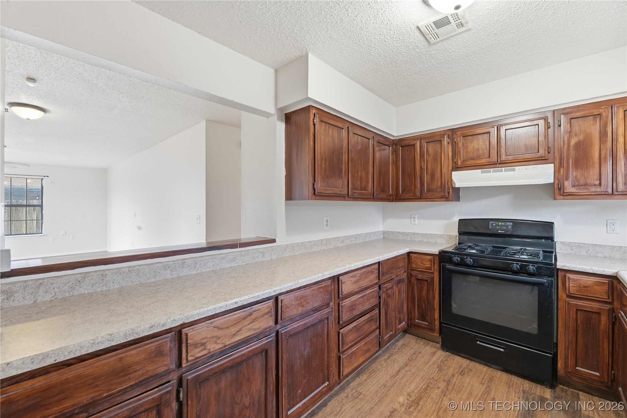 618 W 19th Street S Property Photo 11