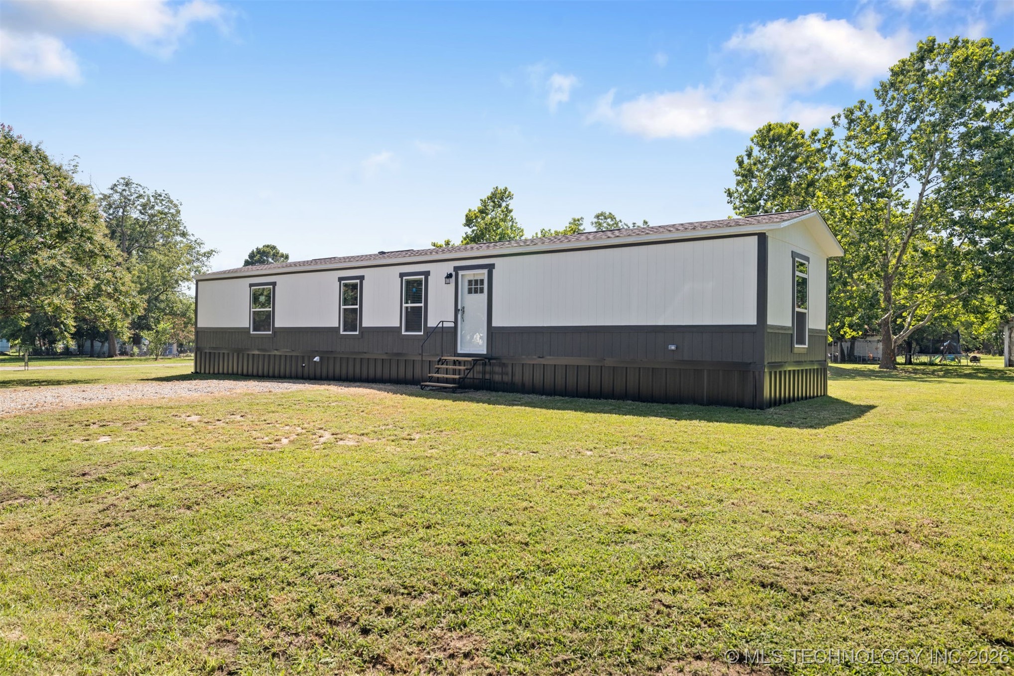 401 3rd Property Photo 2