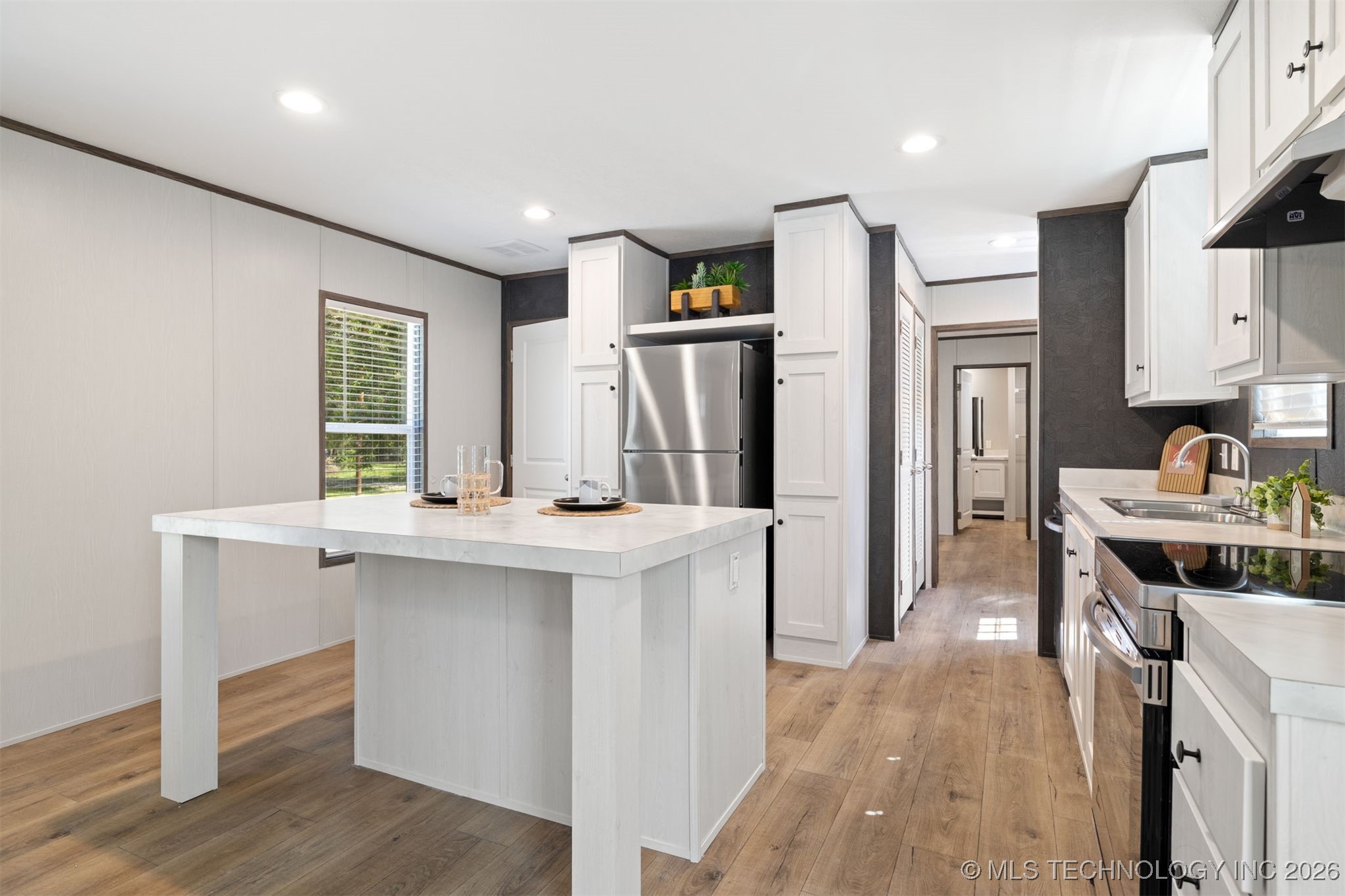 401 3rd Property Photo 7