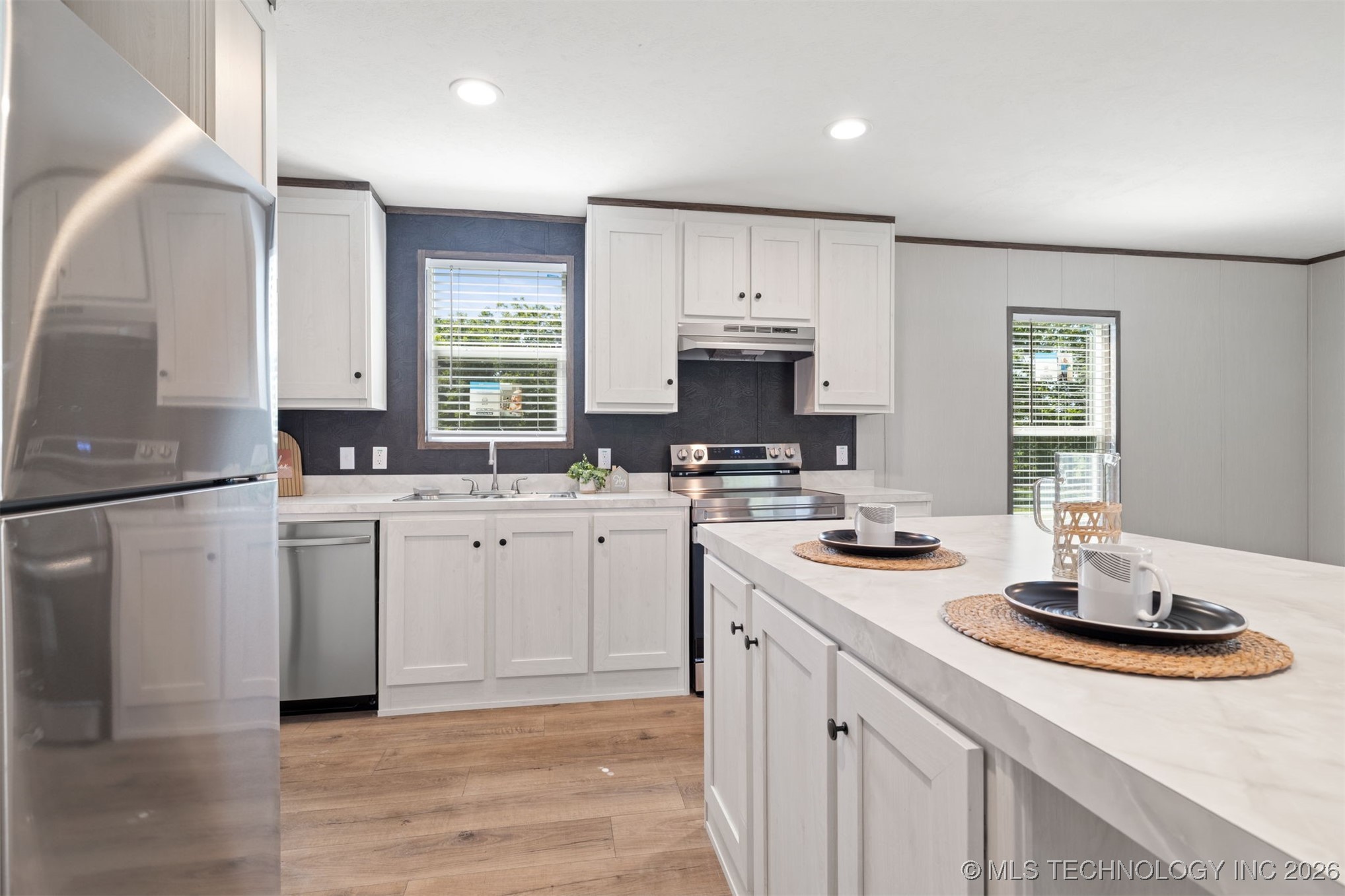 401 3rd Property Photo 8