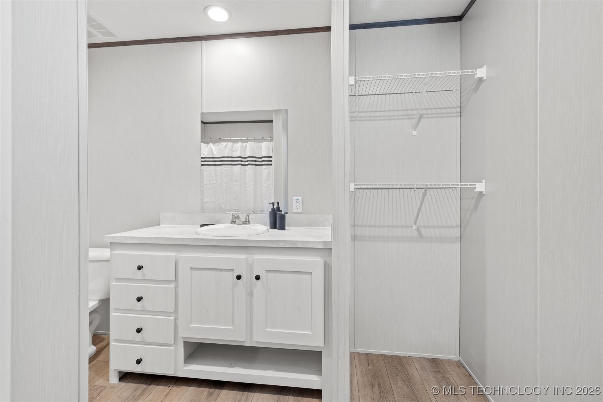 401 3rd Property Photo 10