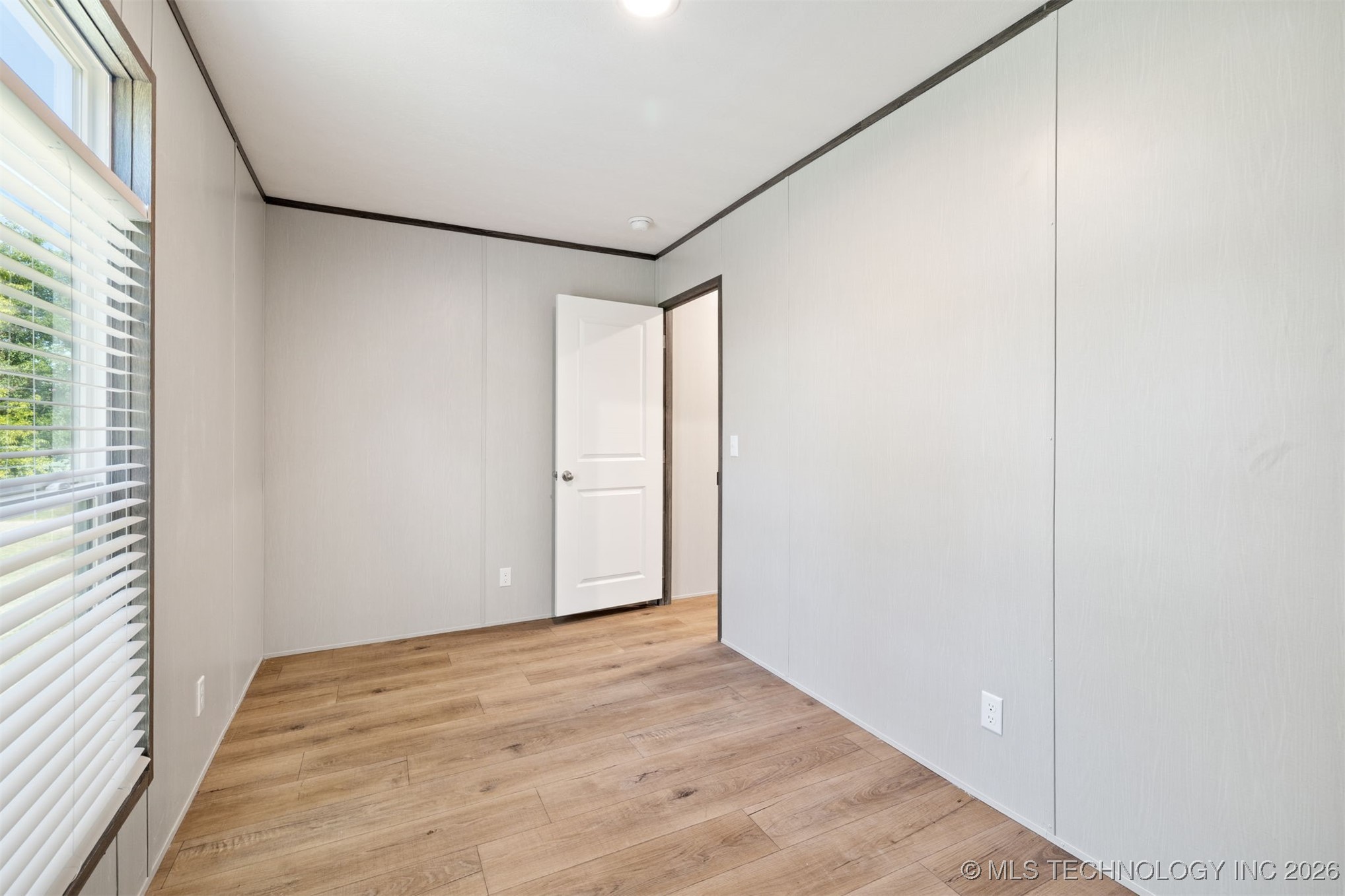 401 3rd Property Photo 17